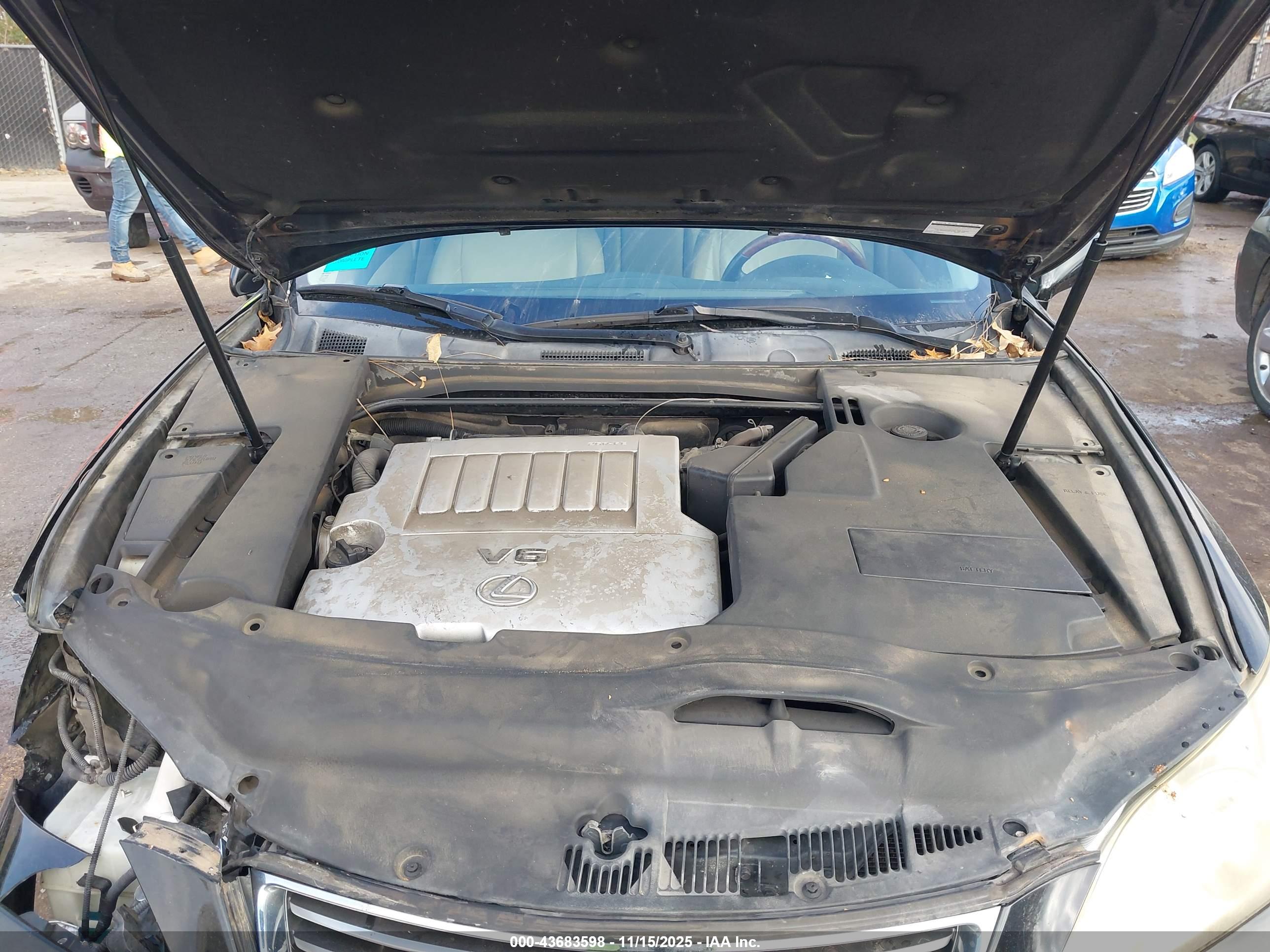 LEXUS ES image 10