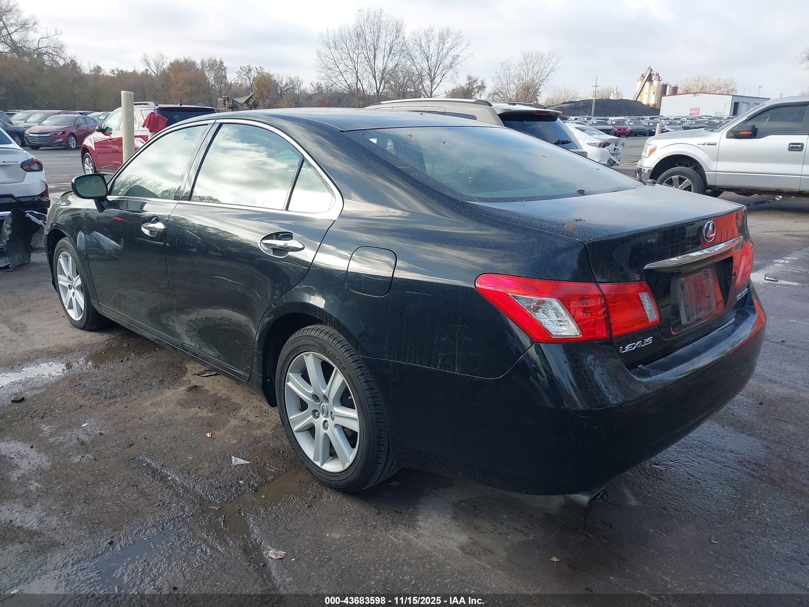 LEXUS ES image 3