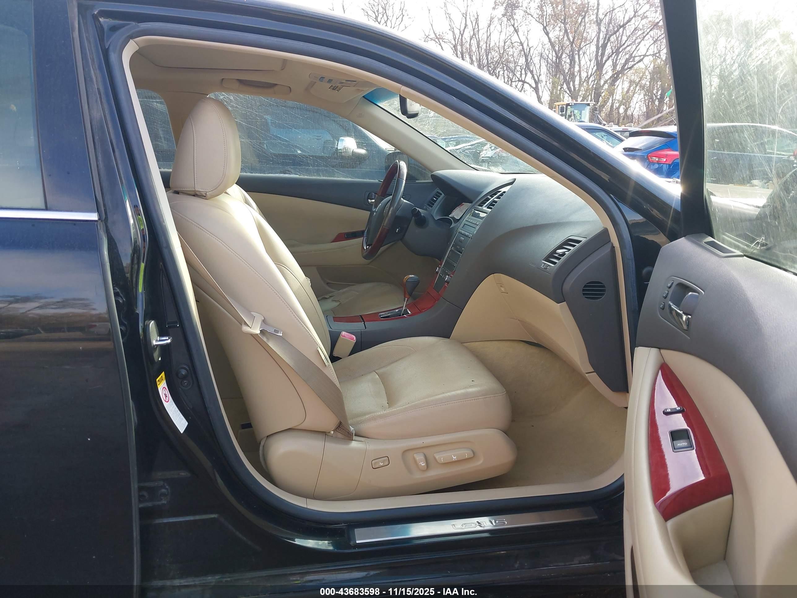 LEXUS ES image 5