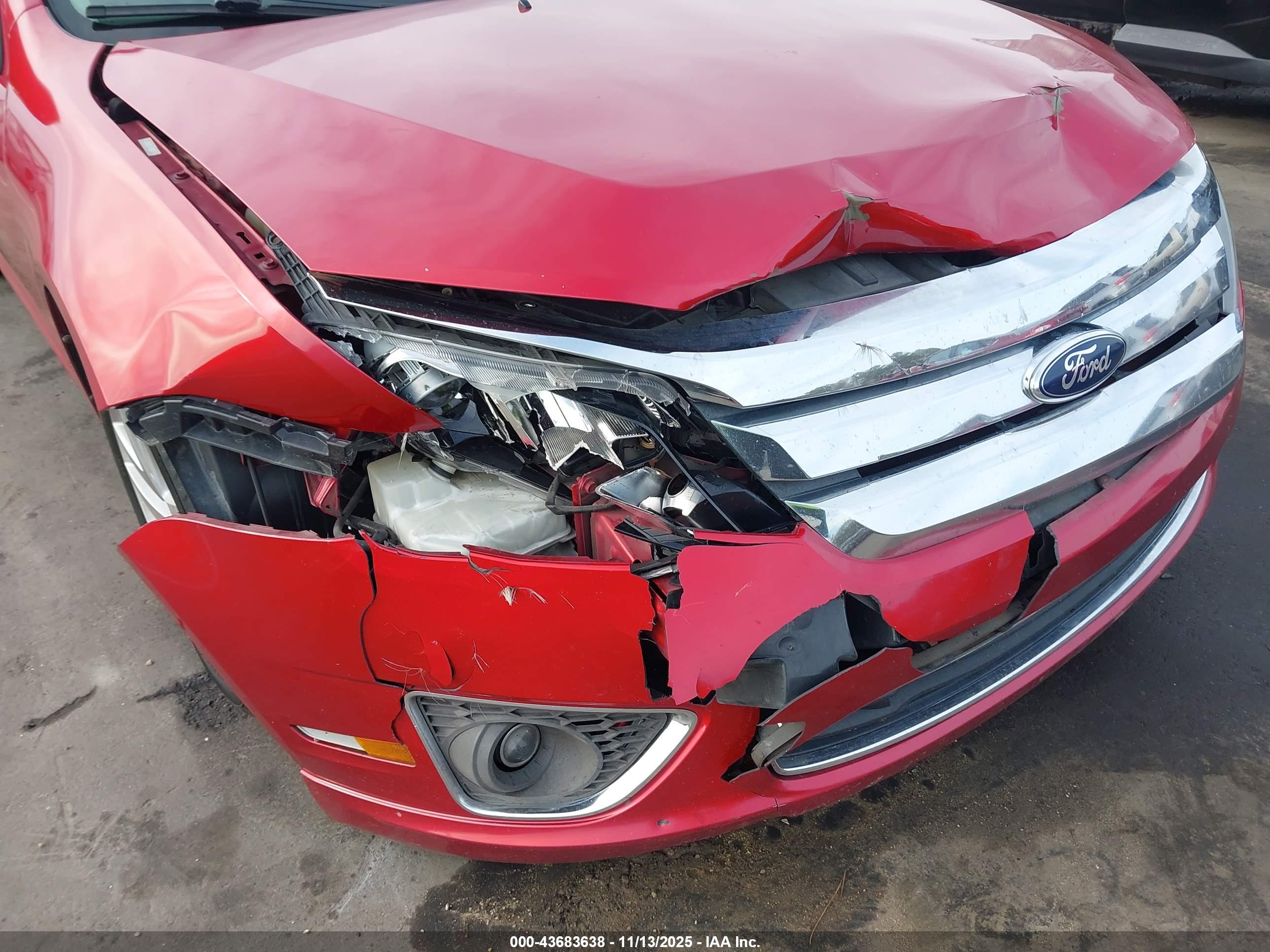 FORD FUSION image 6