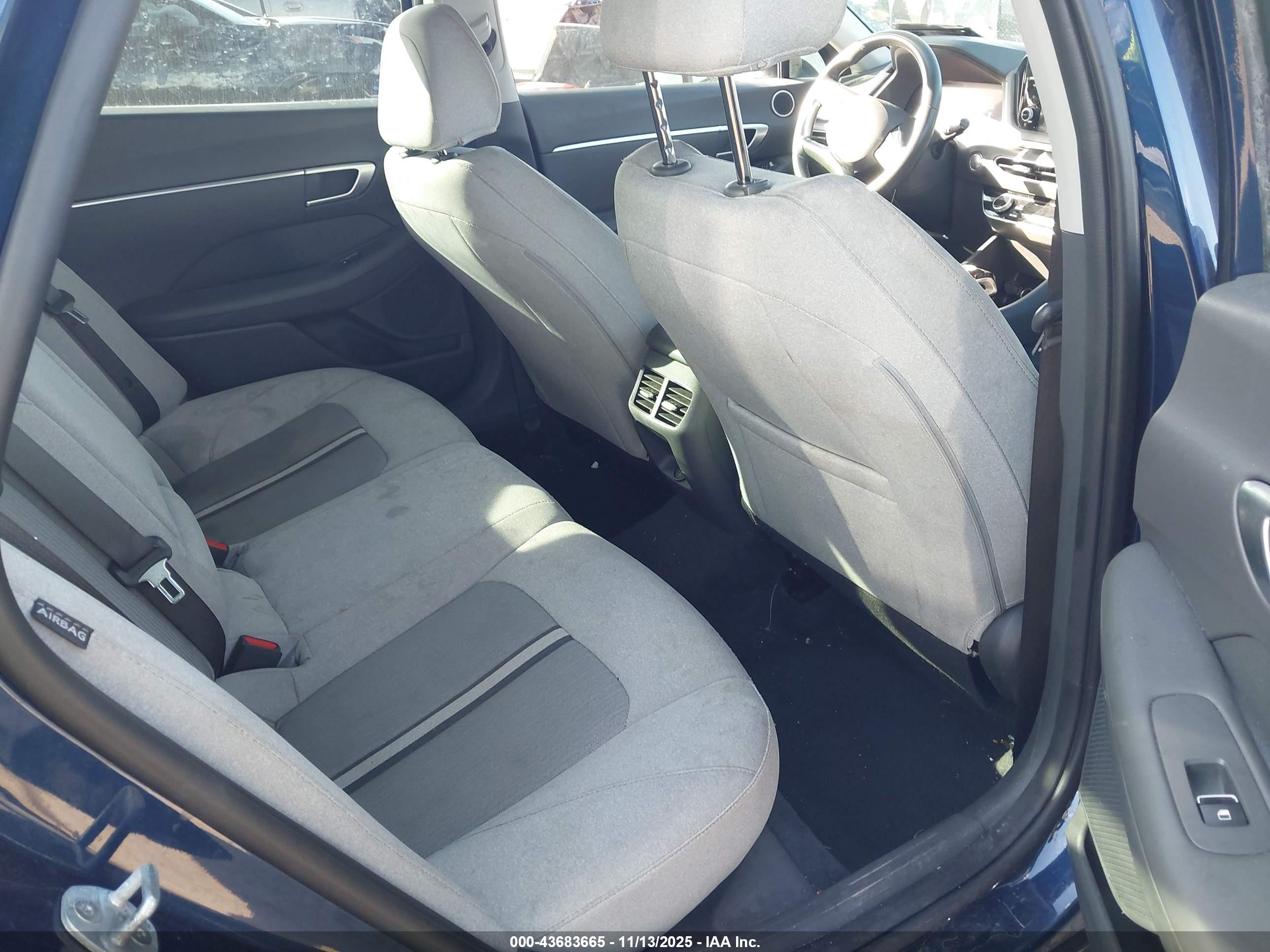 HYUNDAI SONATA image 8