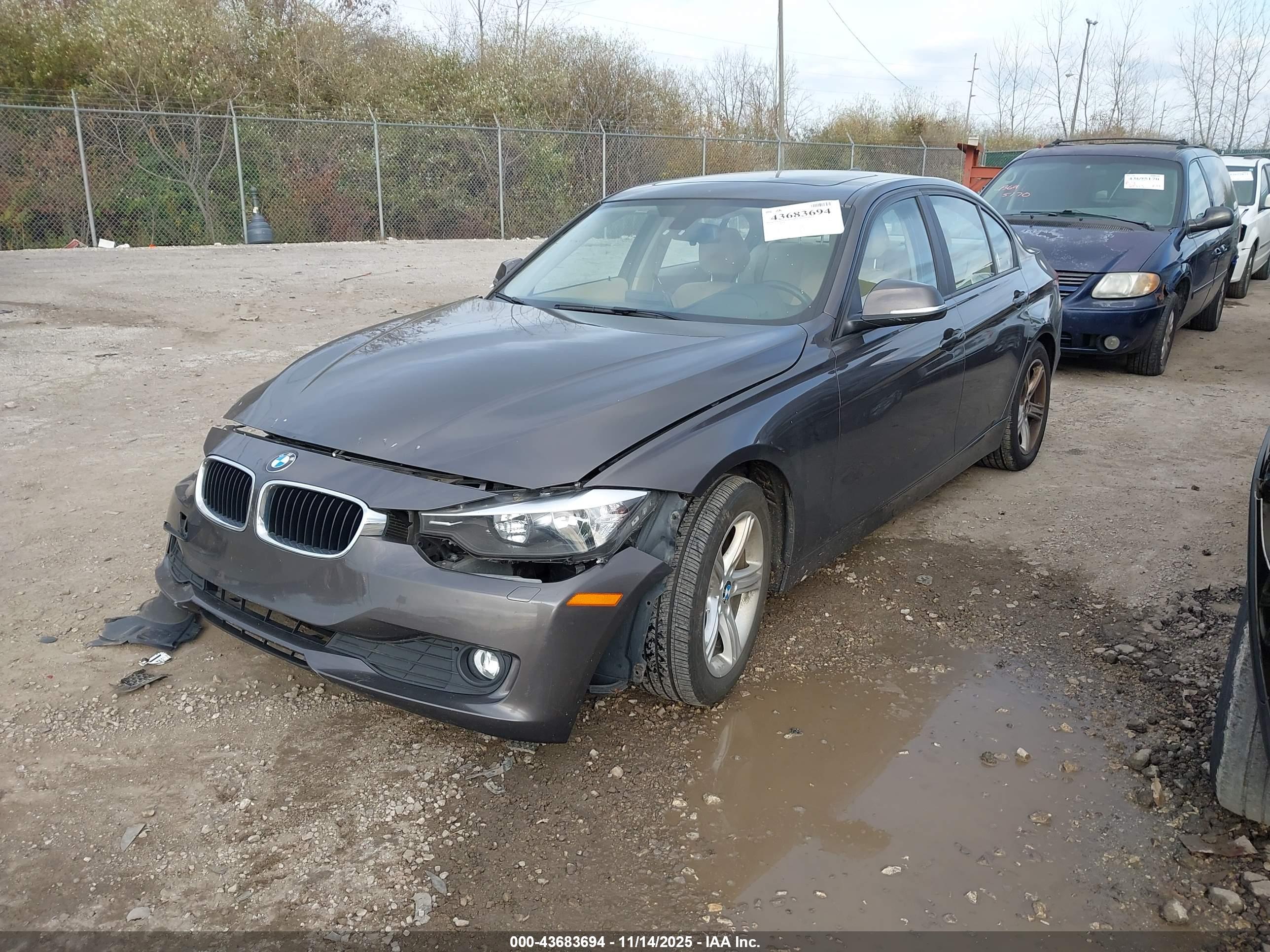 BMW 320I image 2