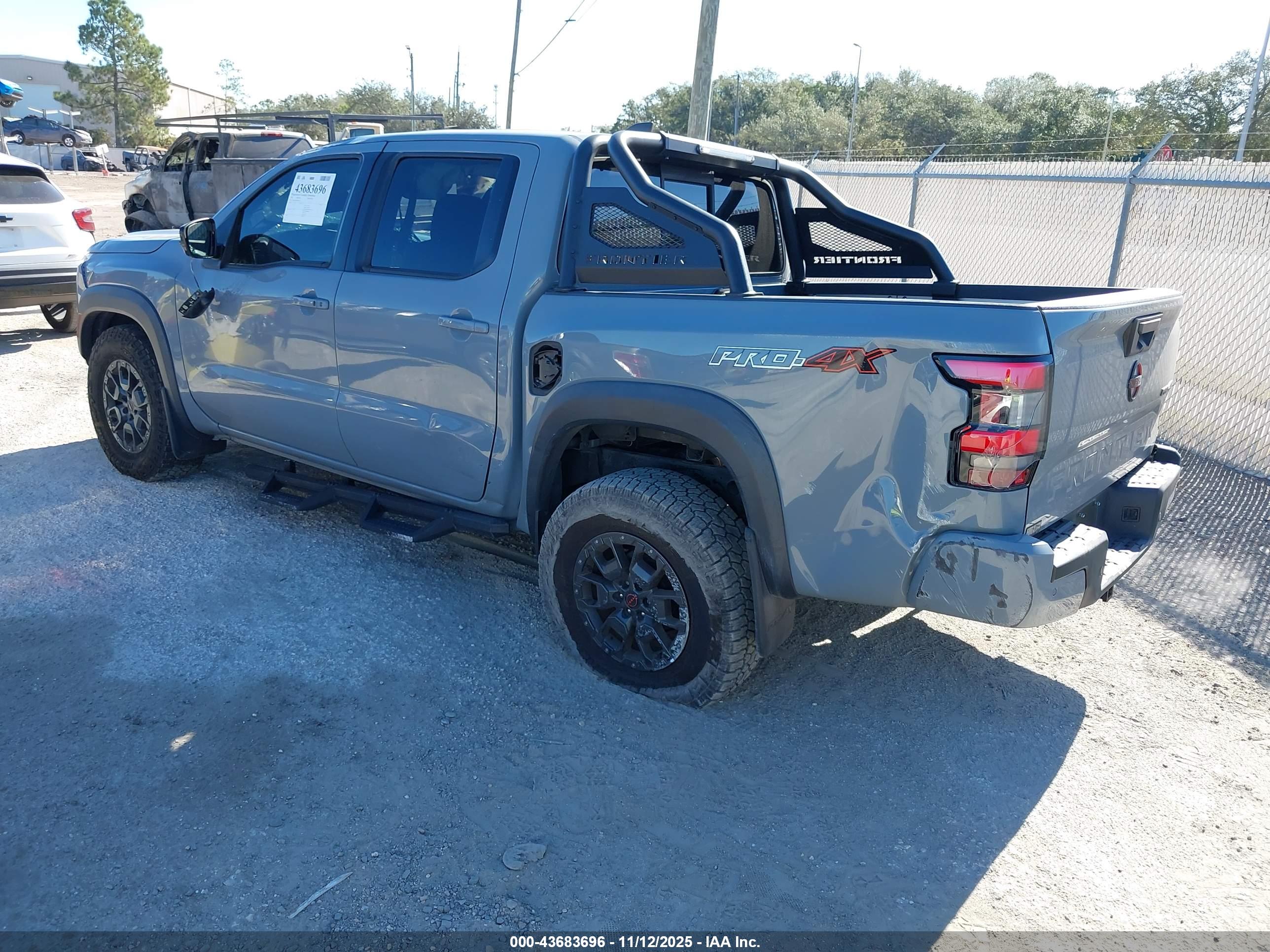 NISSAN FRONTIER image 3