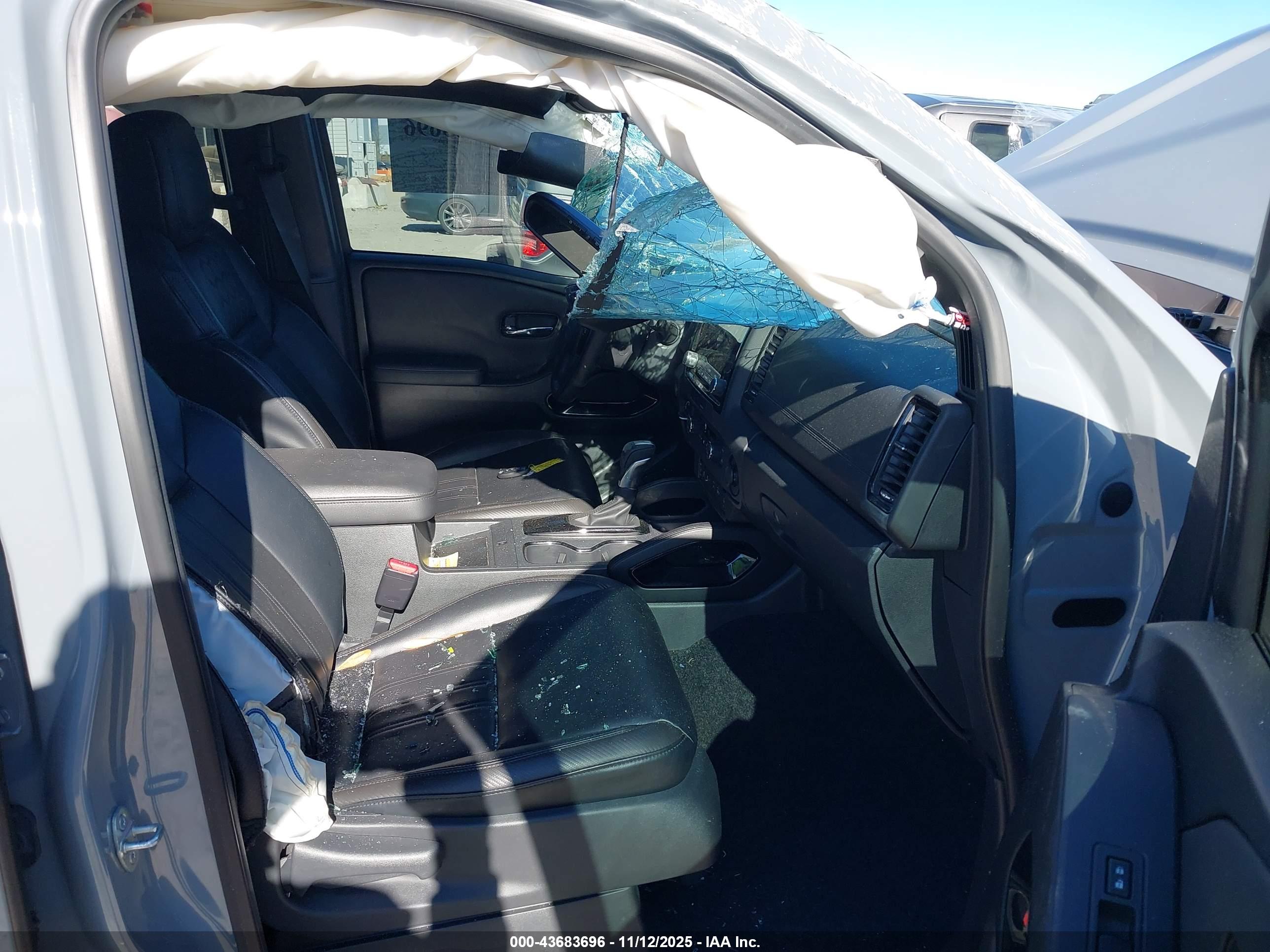 NISSAN FRONTIER image 5