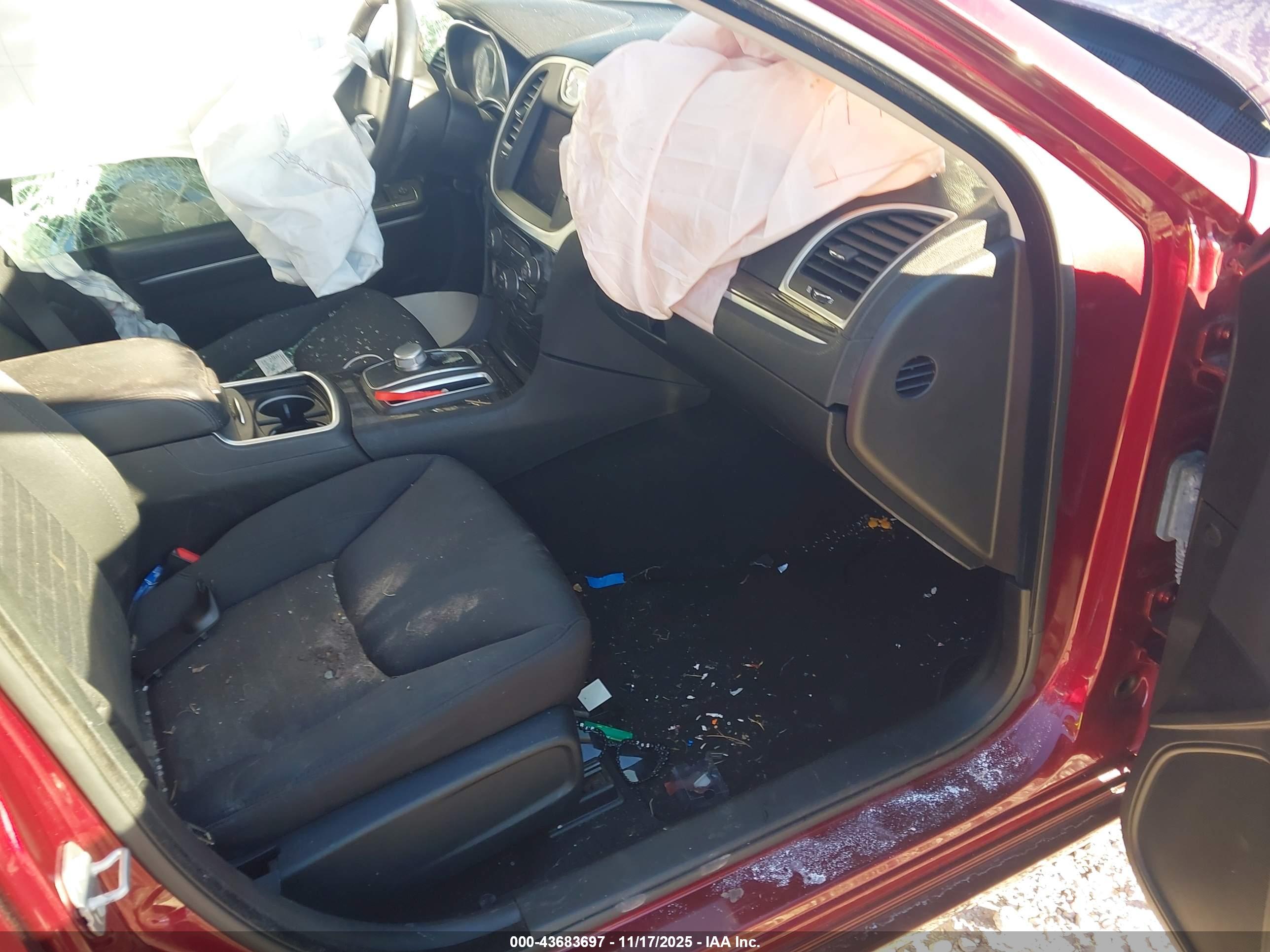 CHRYSLER 300 image 5