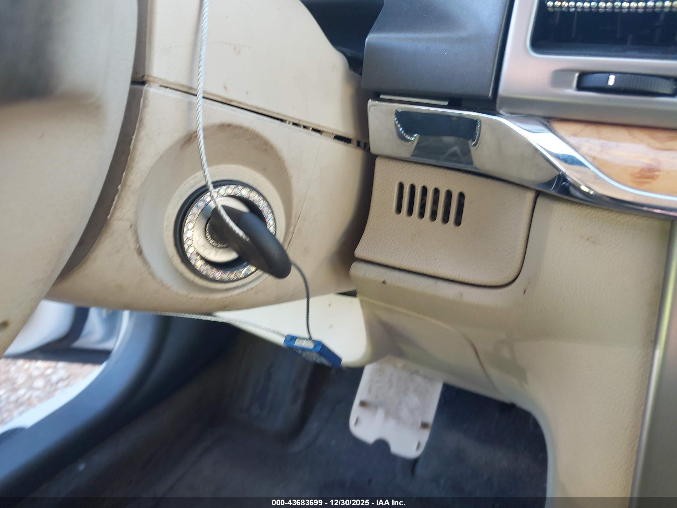 LINCOLN MKZ image 11