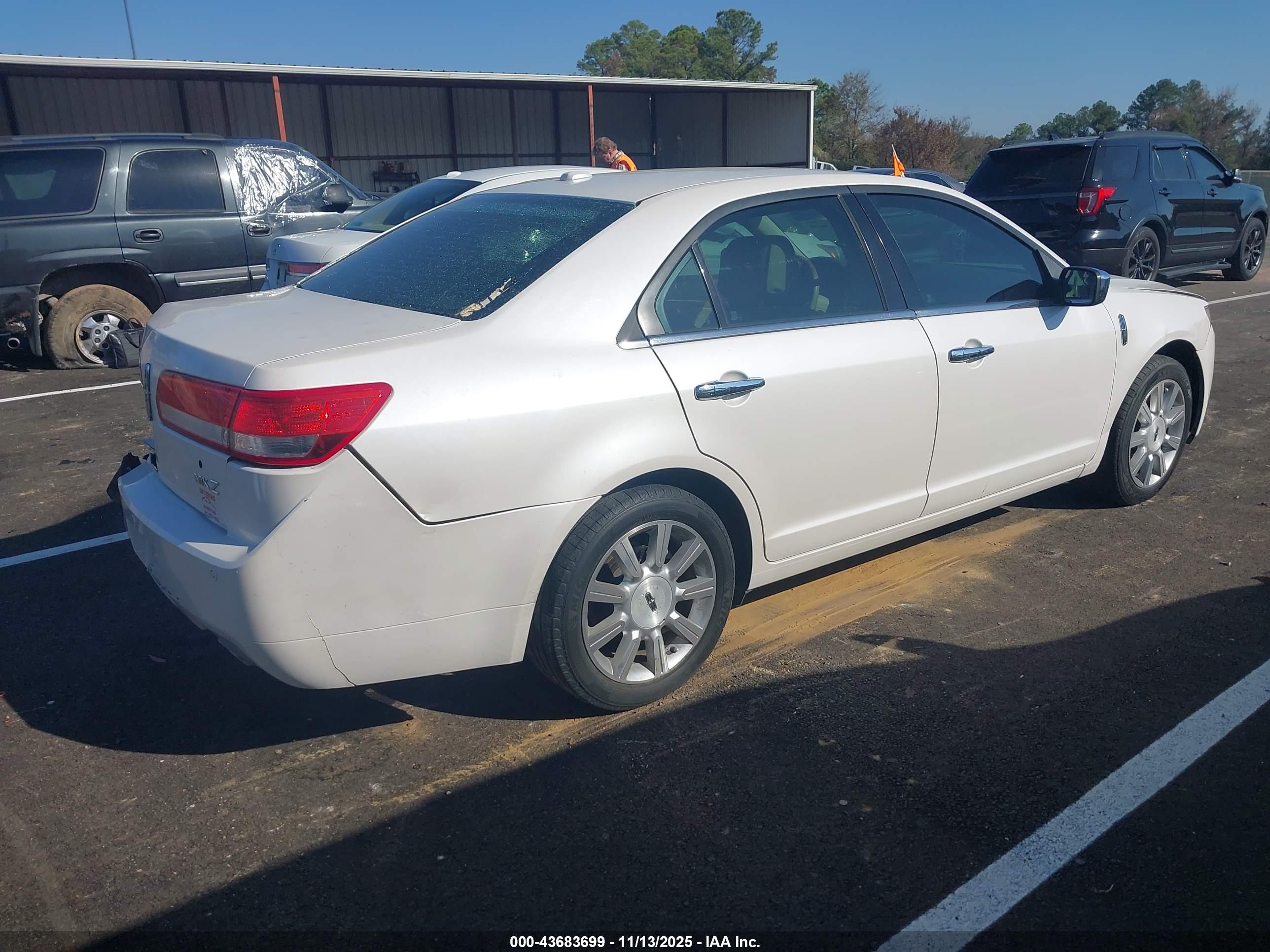 LINCOLN MKZ image 4