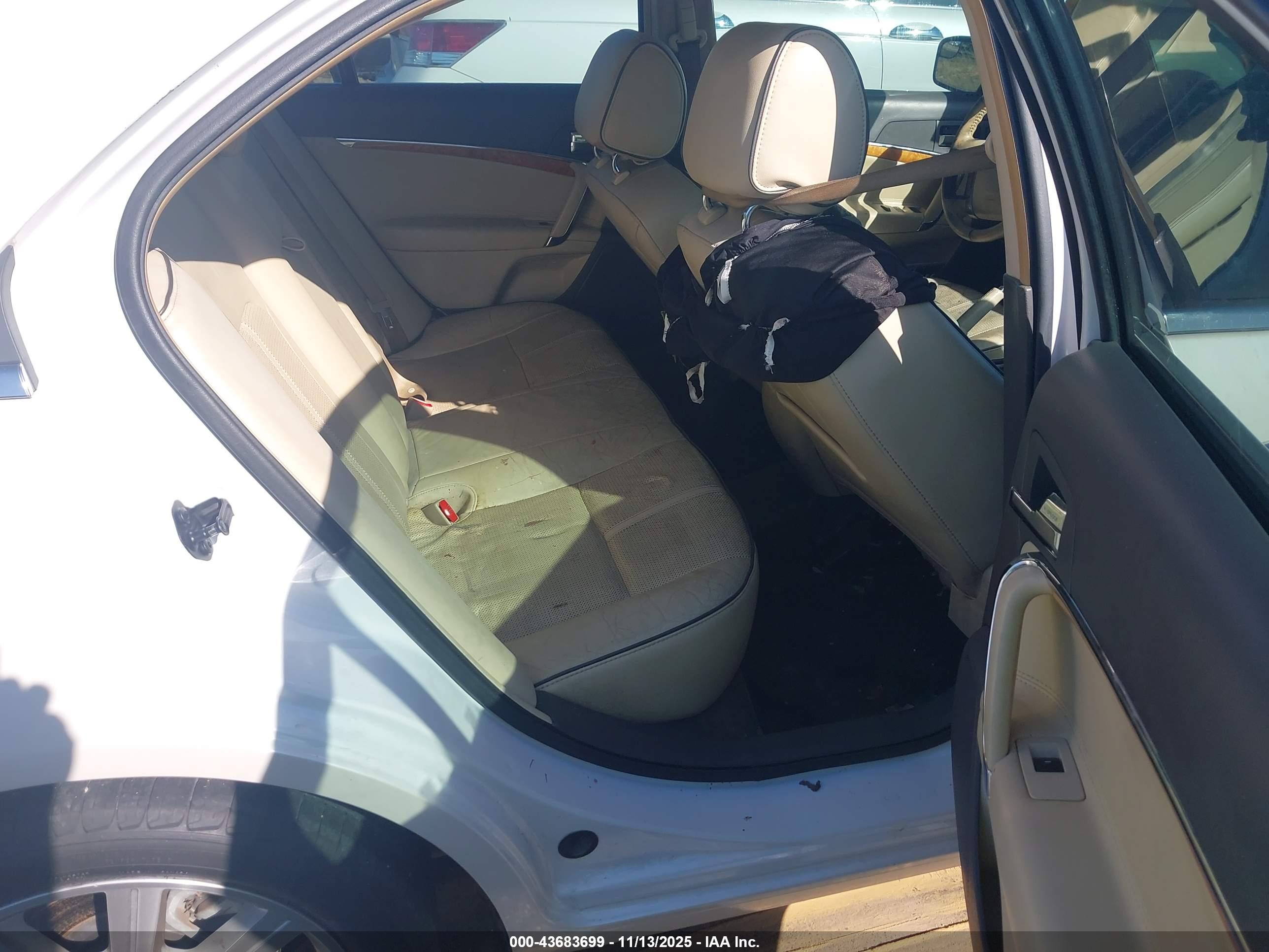 LINCOLN MKZ image 8