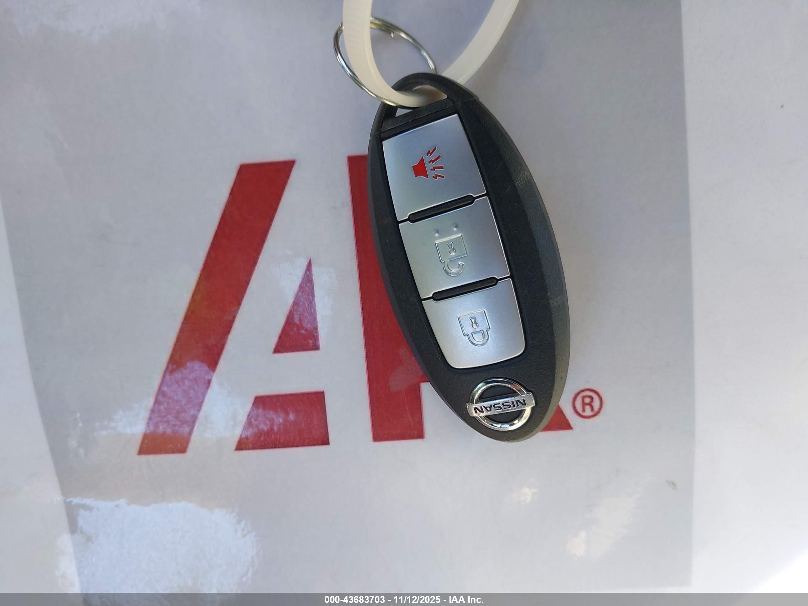 NISSAN ROGUE image 11