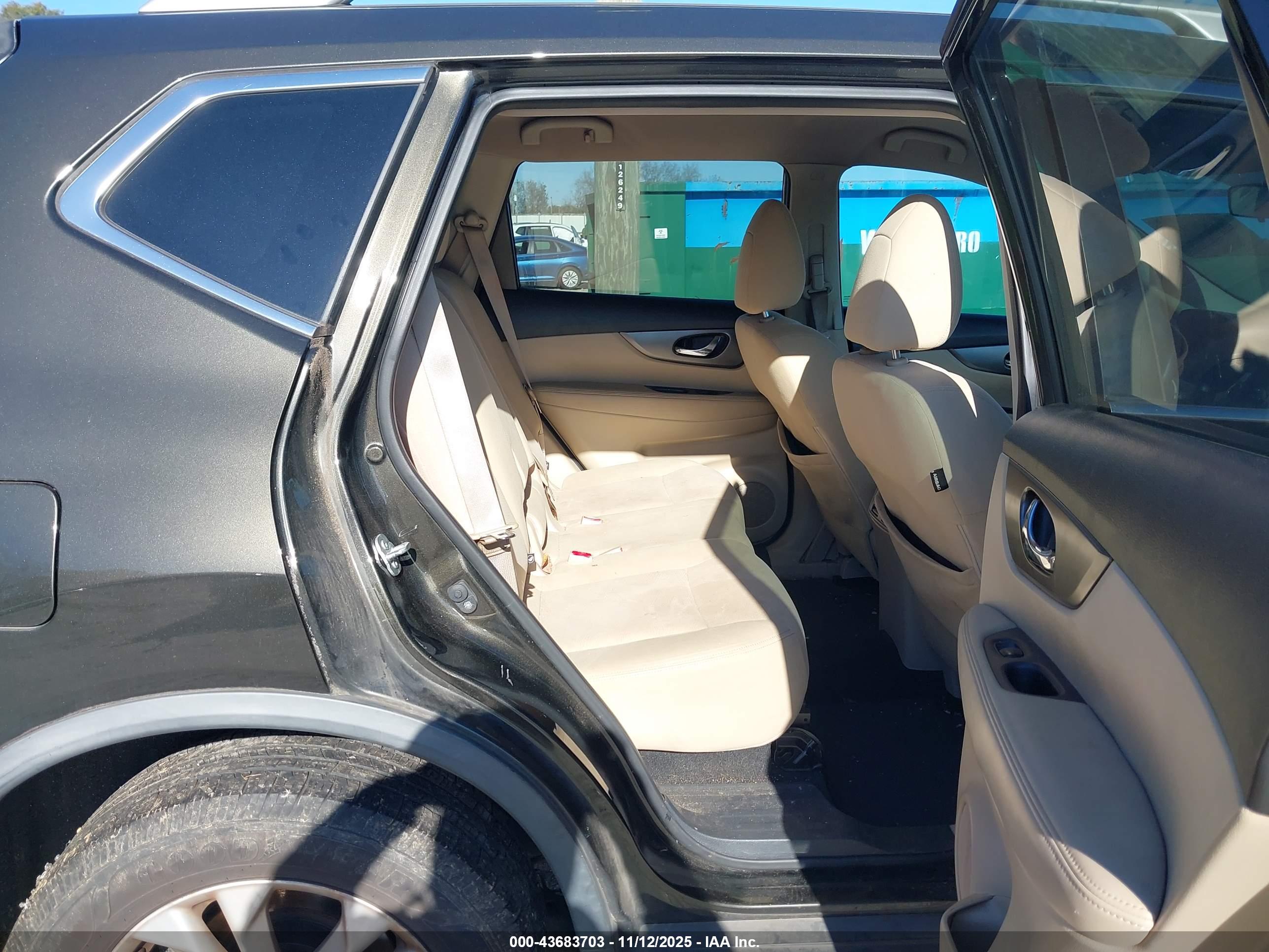 NISSAN ROGUE image 8