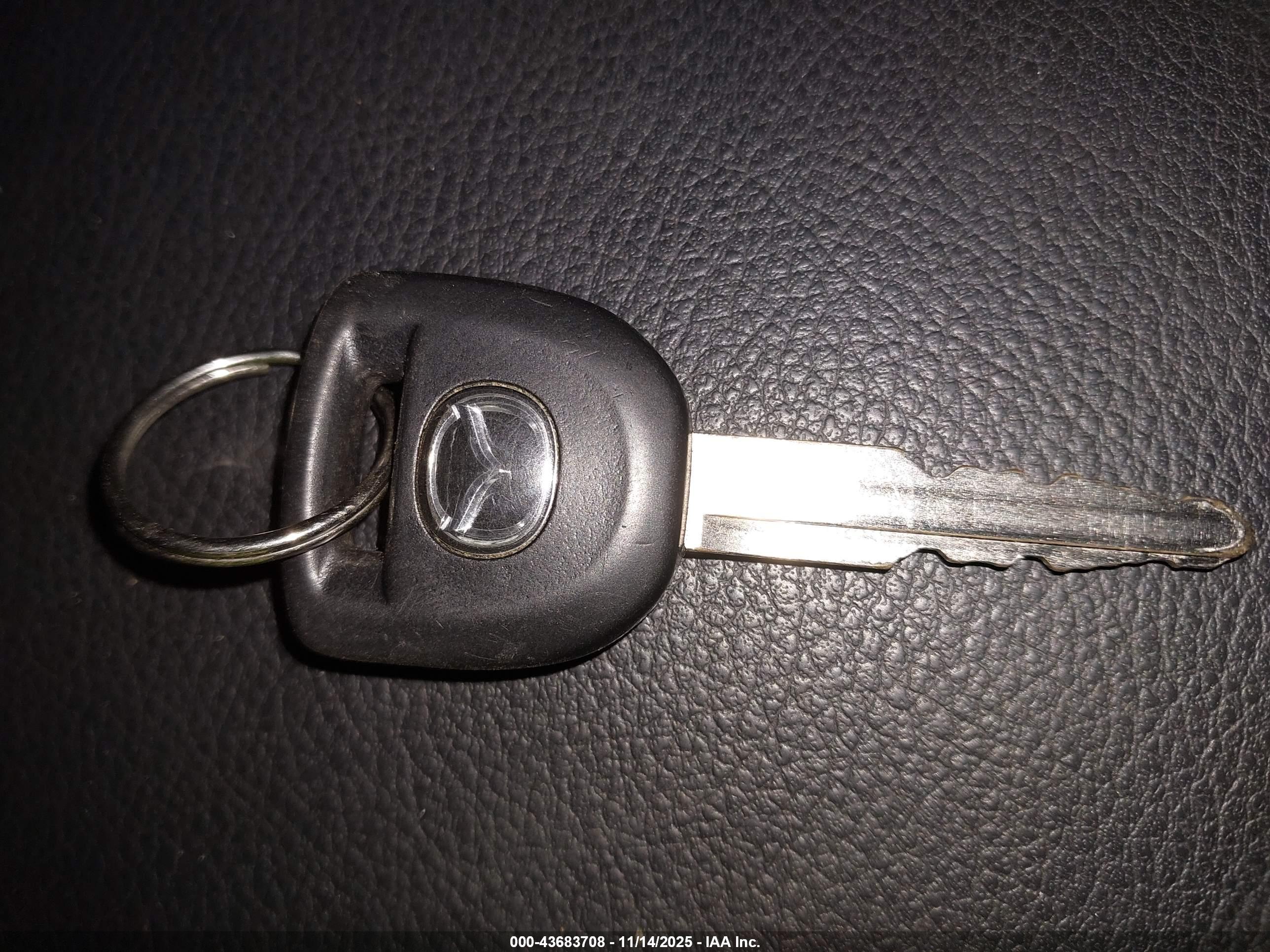 MAZDA MAZDA3 image 11