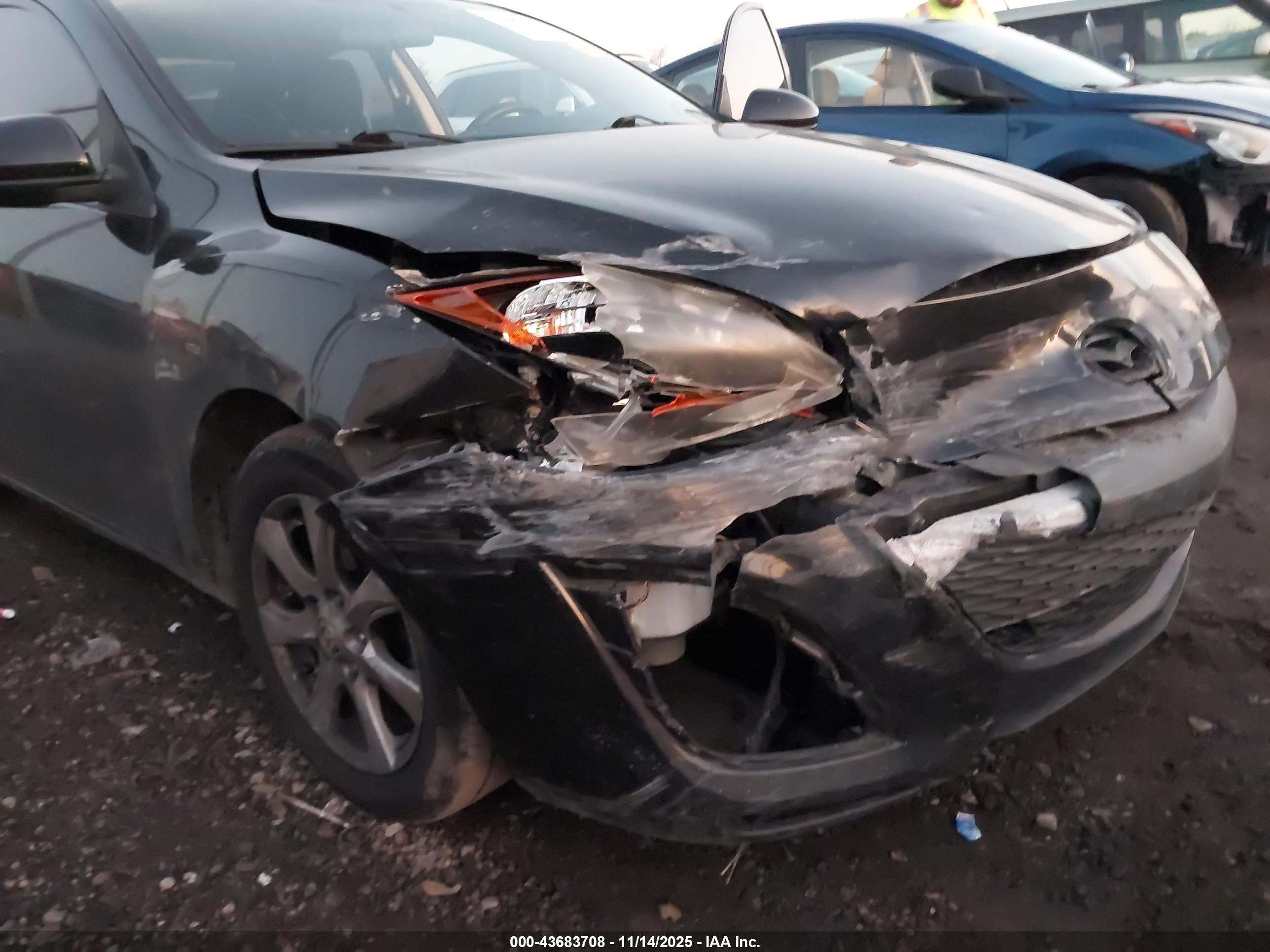 MAZDA MAZDA3 image 6
