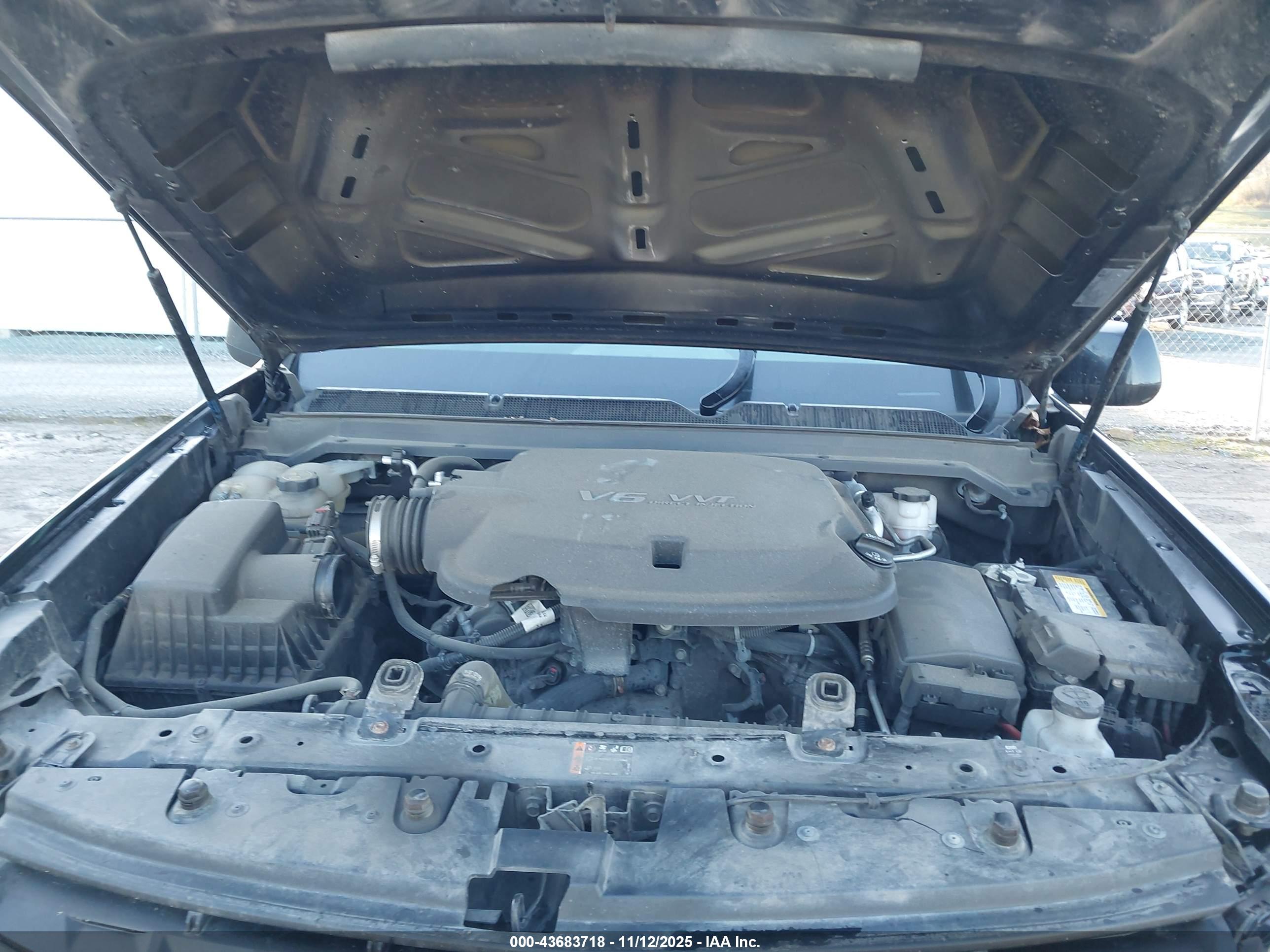 CHEVROLET COLORADO image 10