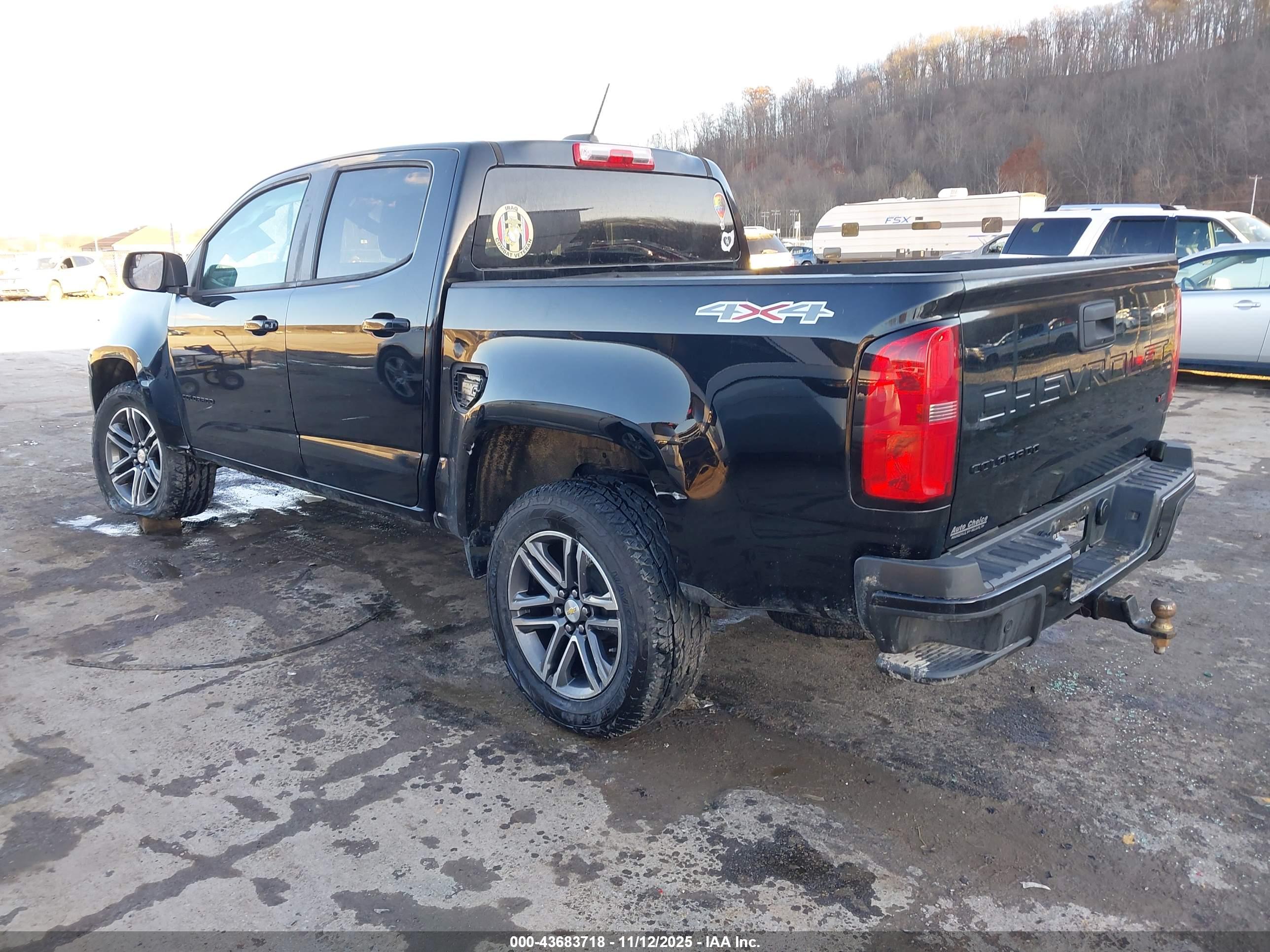 CHEVROLET COLORADO image 3