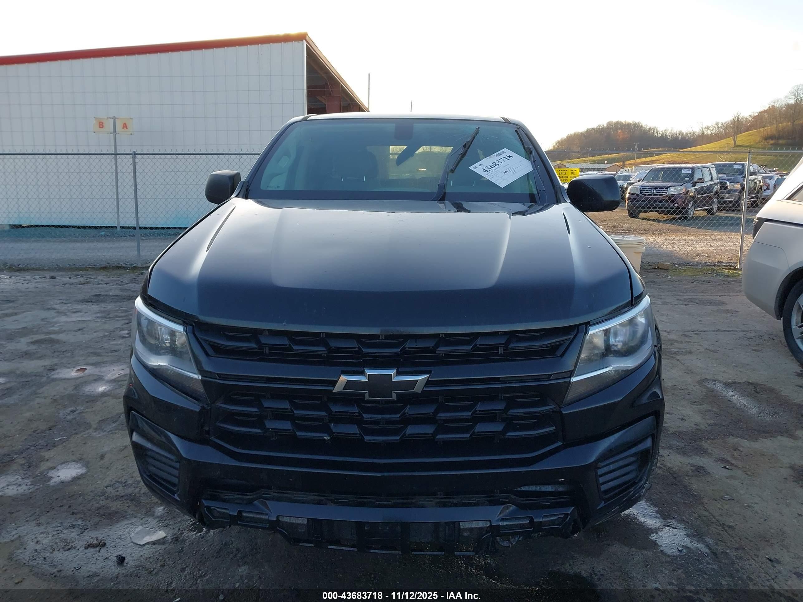 CHEVROLET COLORADO image 6