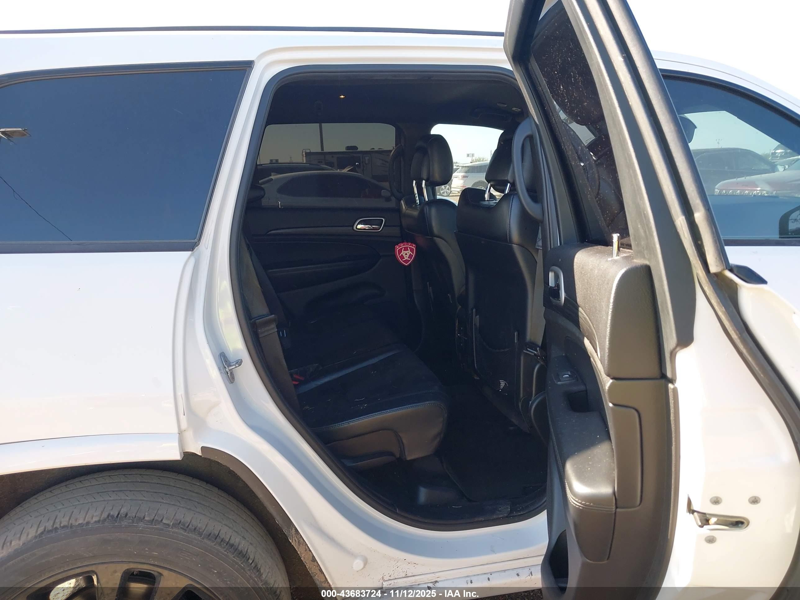 JEEP GRAND image 8