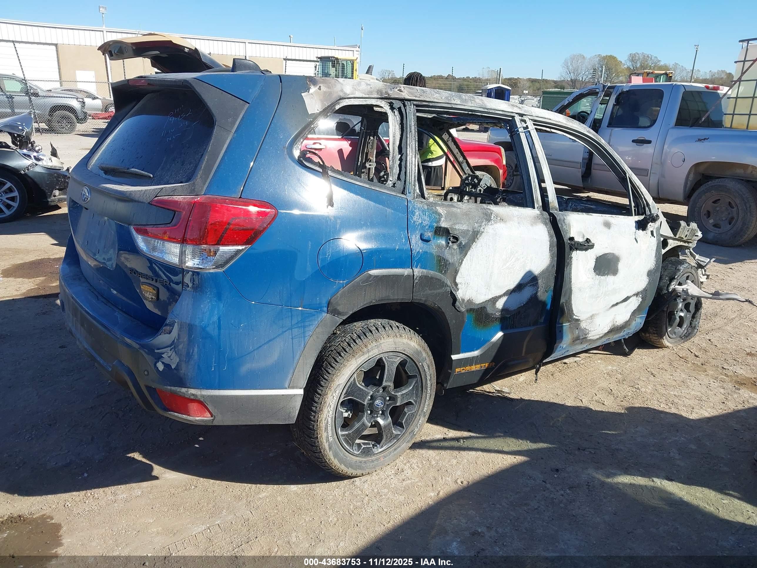 SUBARU FORESTER image 4