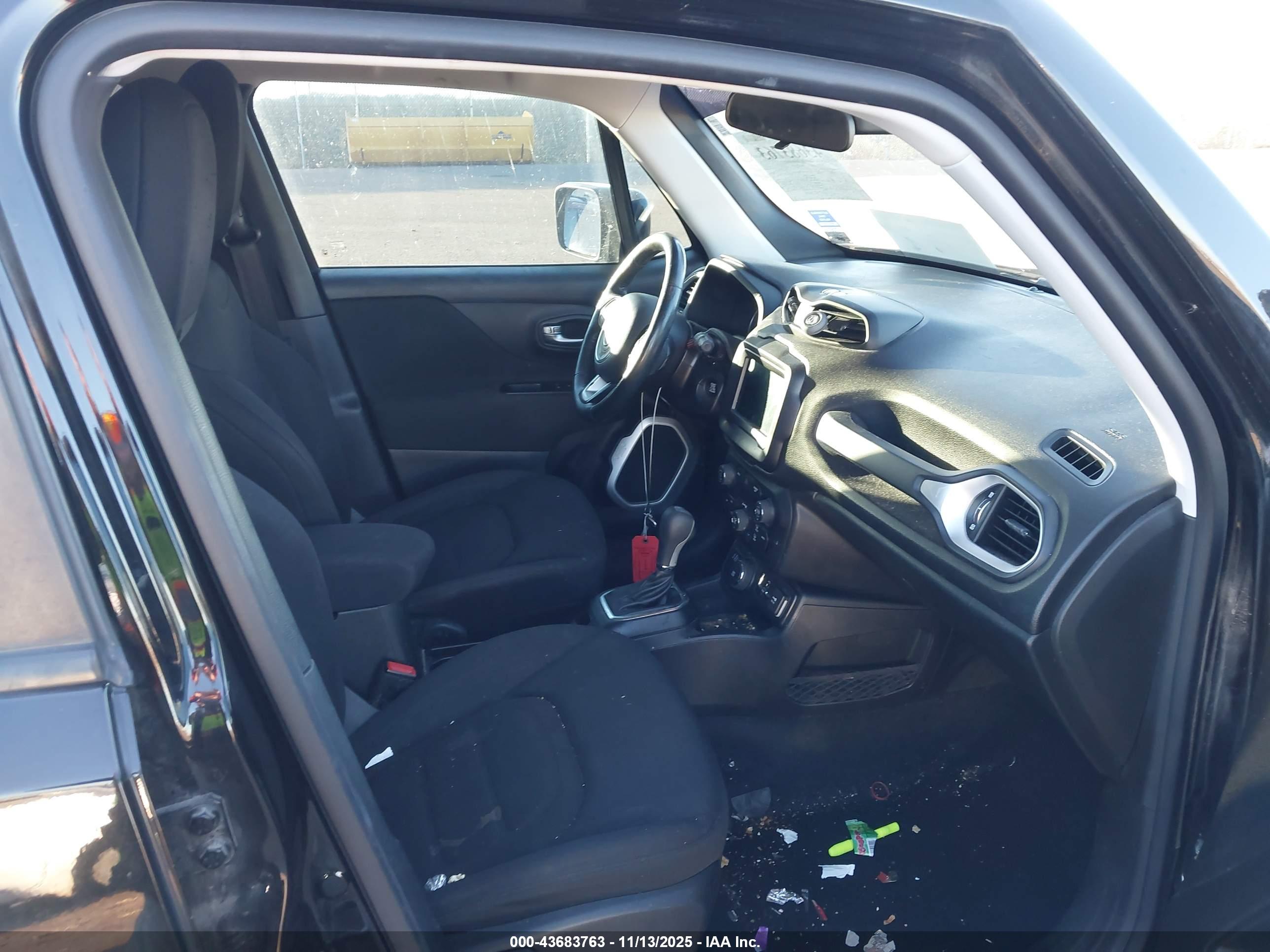 JEEP RENEGADE image 5