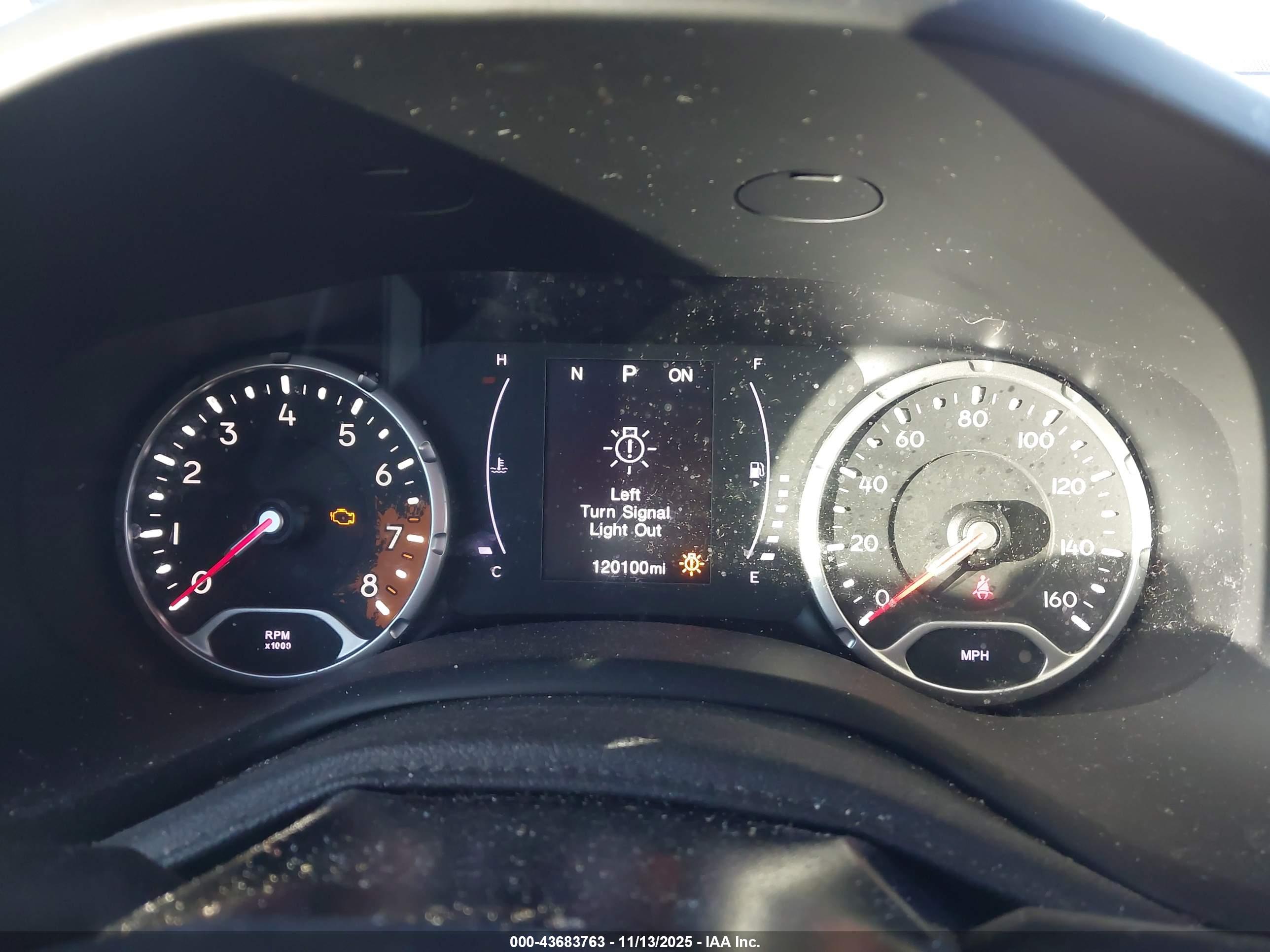 JEEP RENEGADE image 7