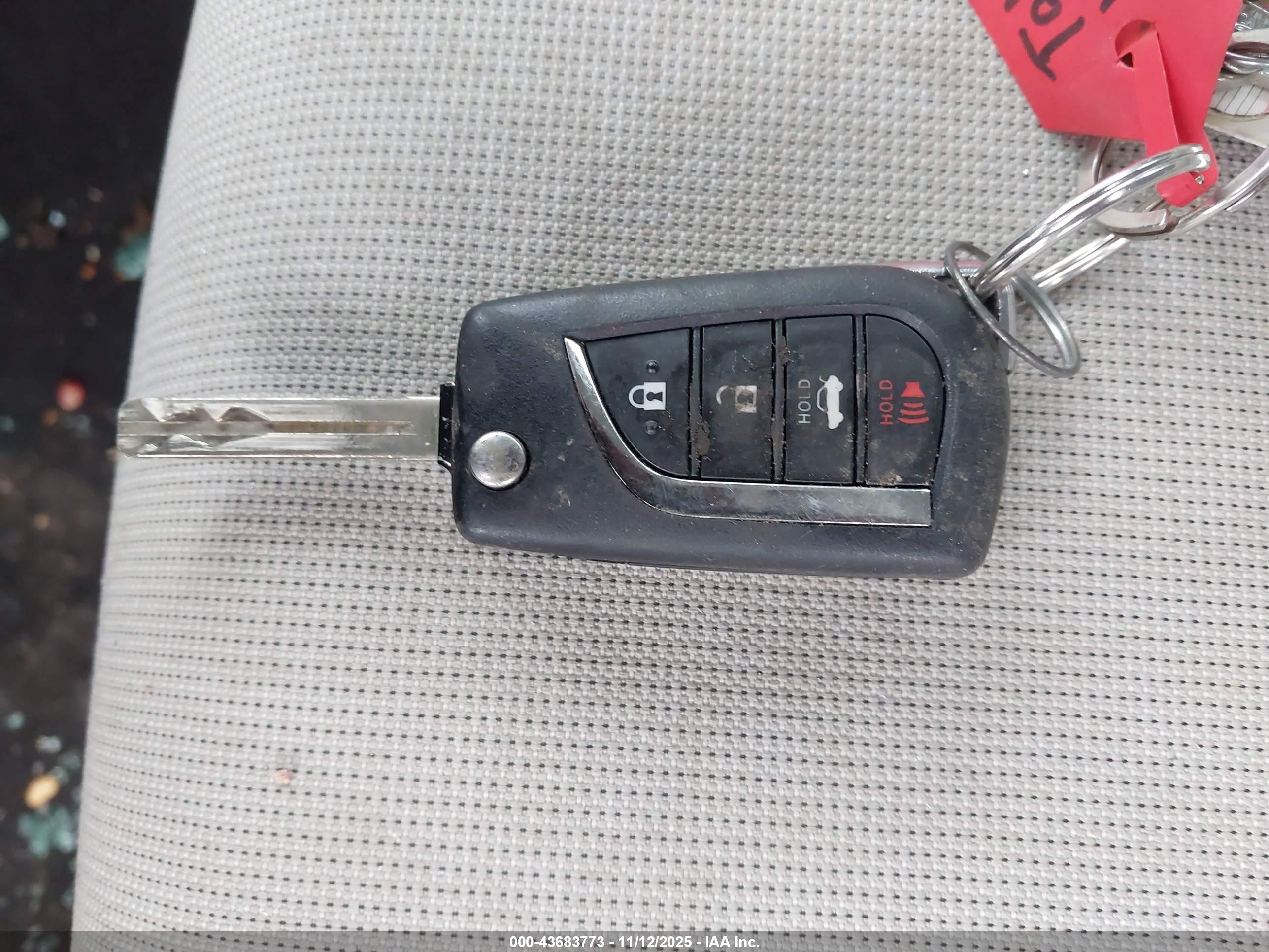TOYOTA COROLLA image 11