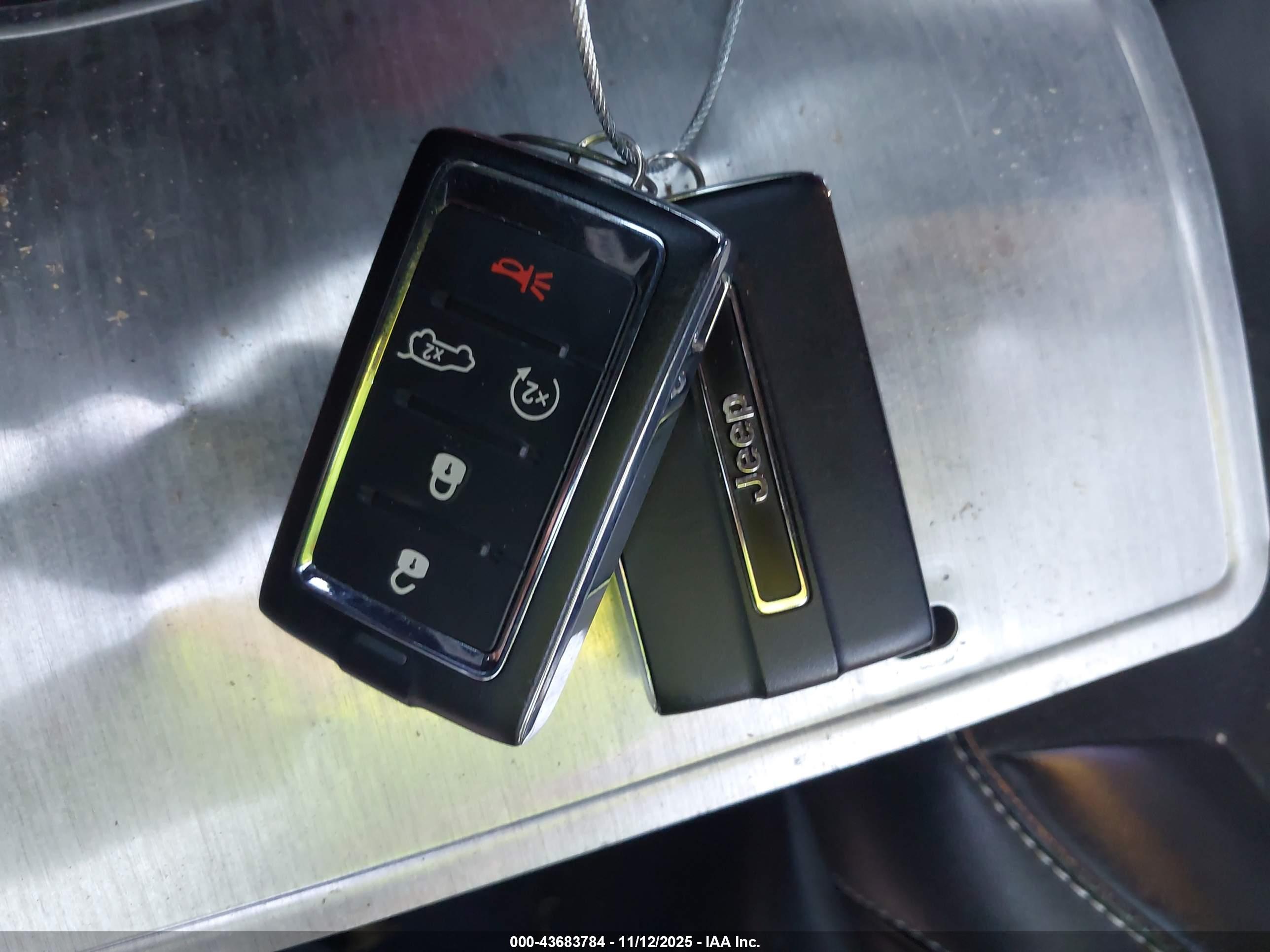 JEEP GRAND image 11