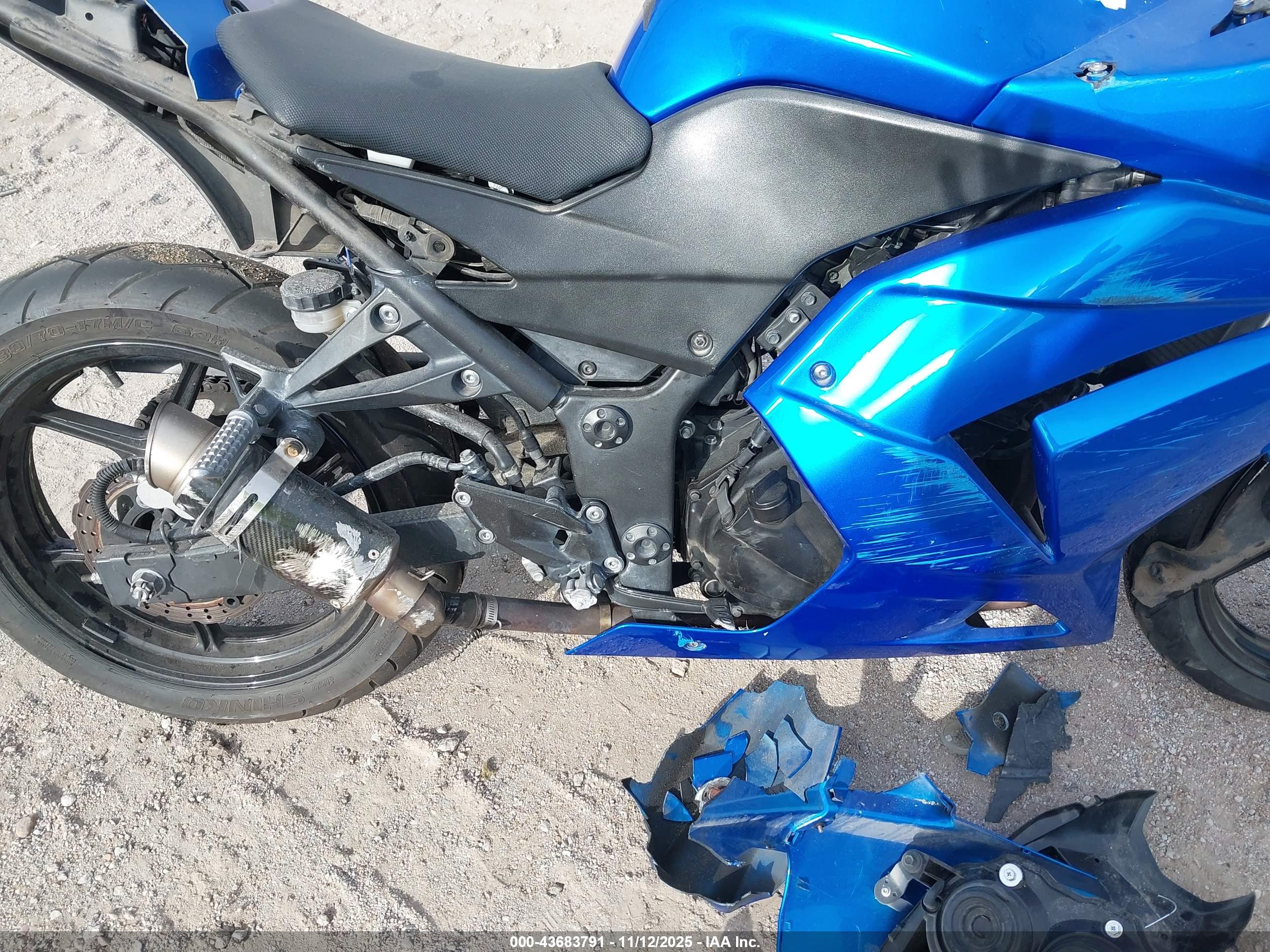 KAWASAKI EX250 image 8