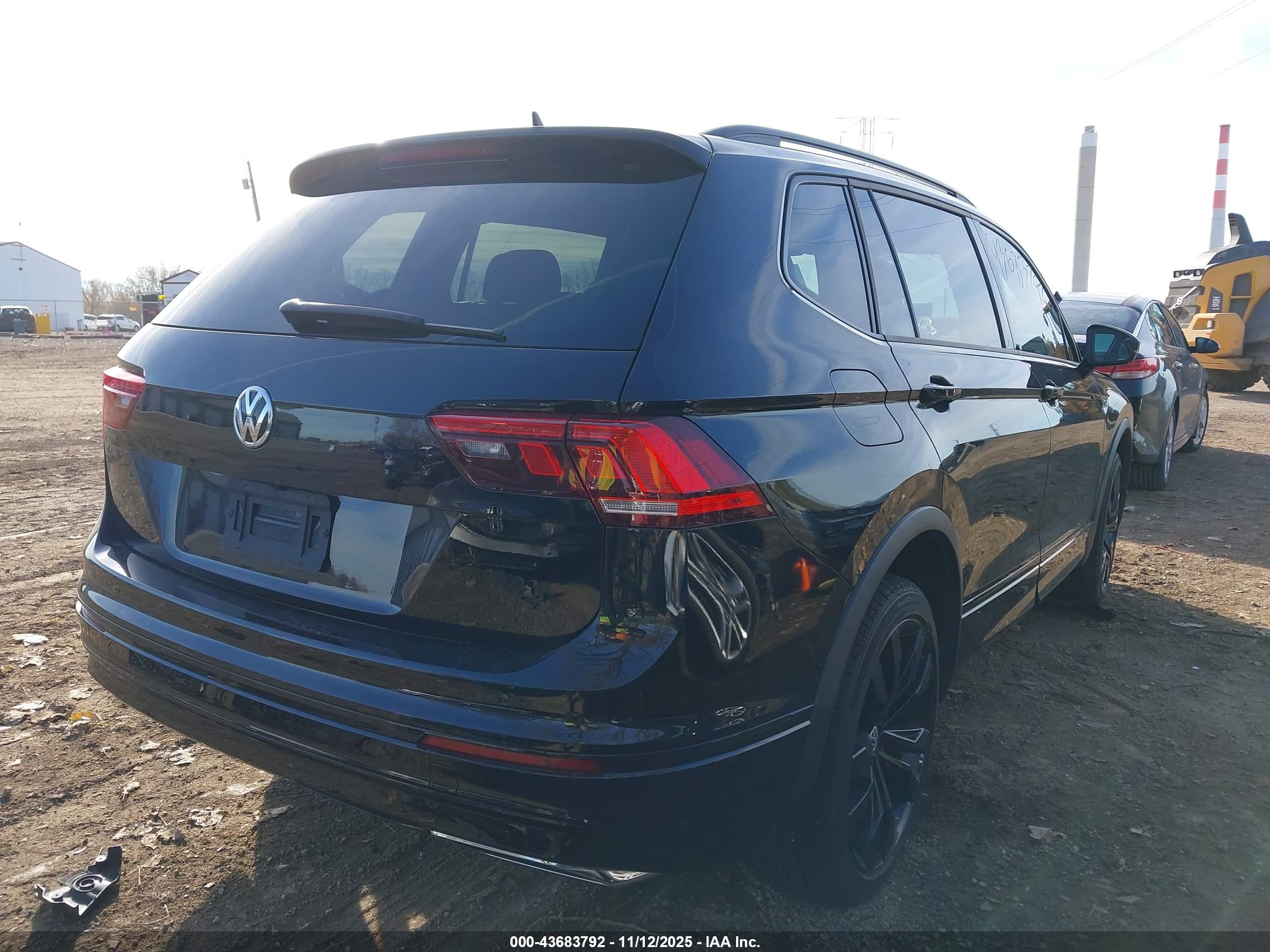 VOLKSWAGEN TIGUAN image 4