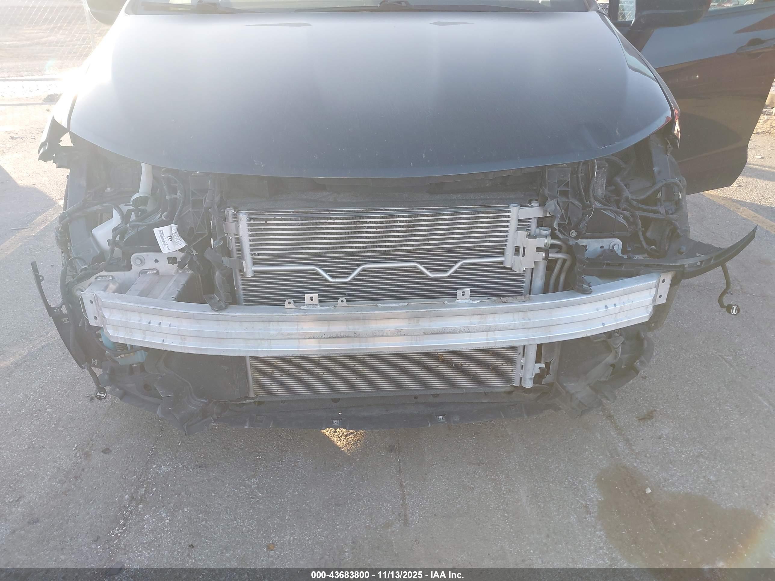 CHRYSLER PACIFICA image 6