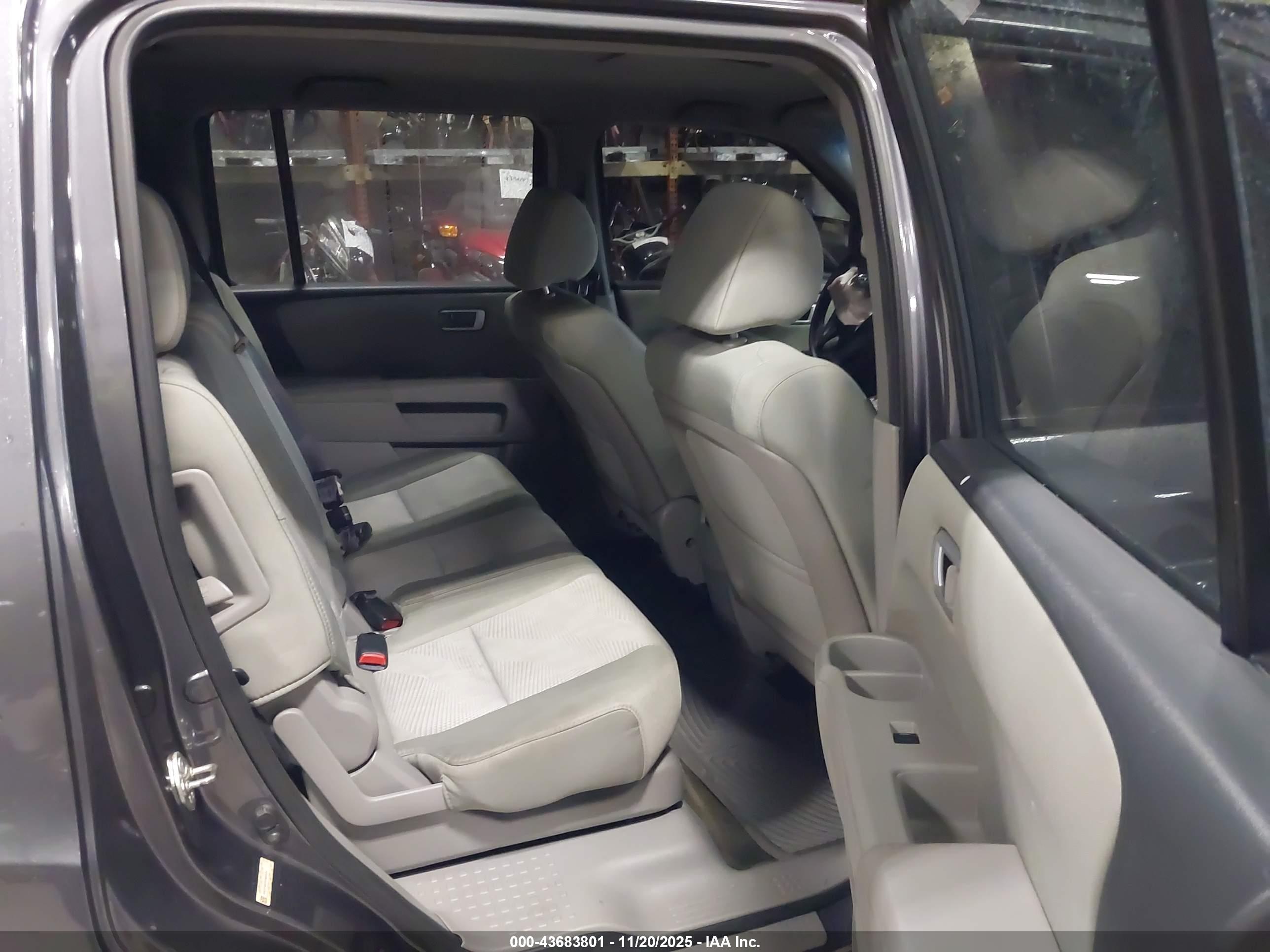 HONDA PILOT image 8