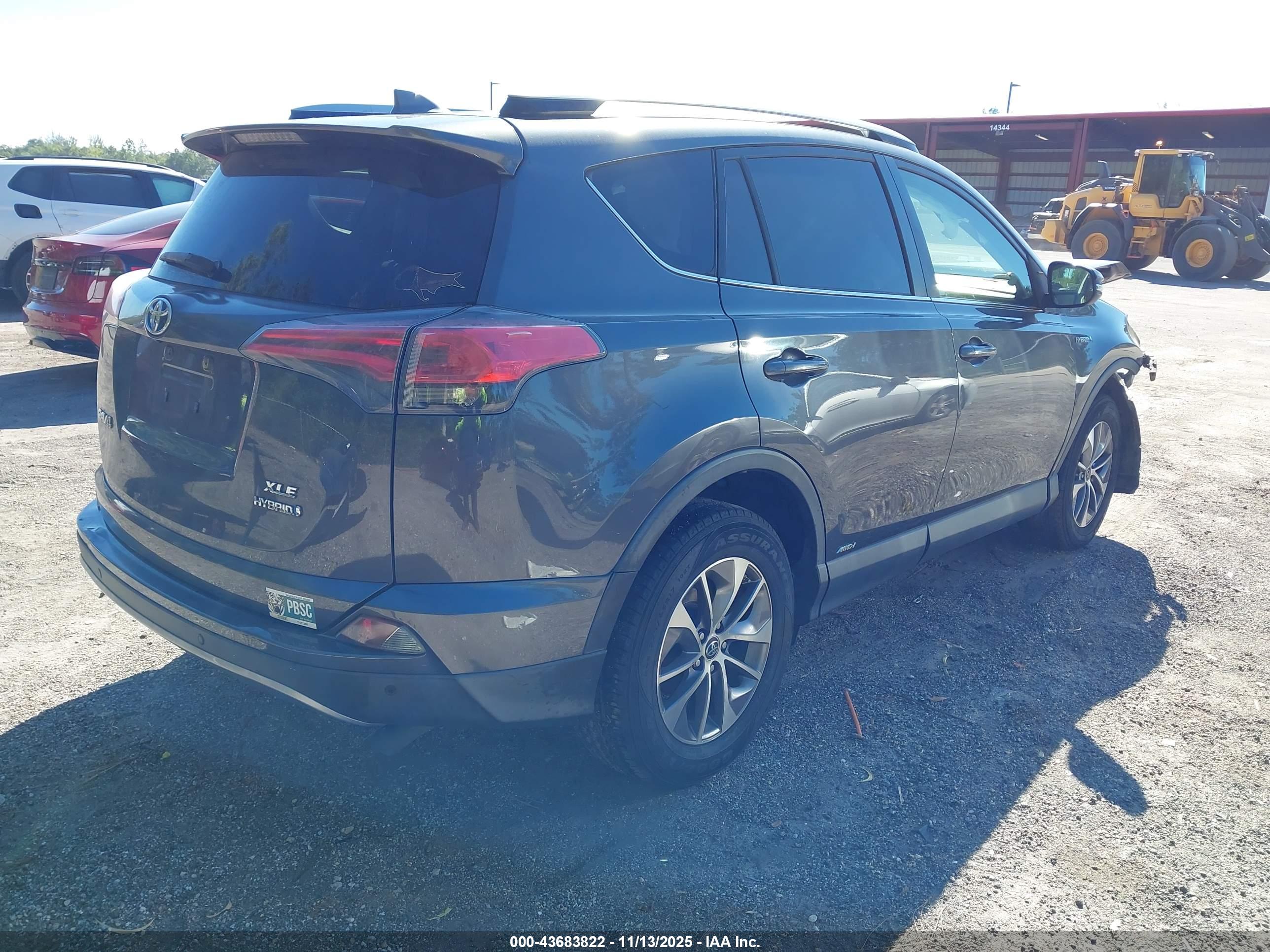 TOYOTA RAV4 image 4