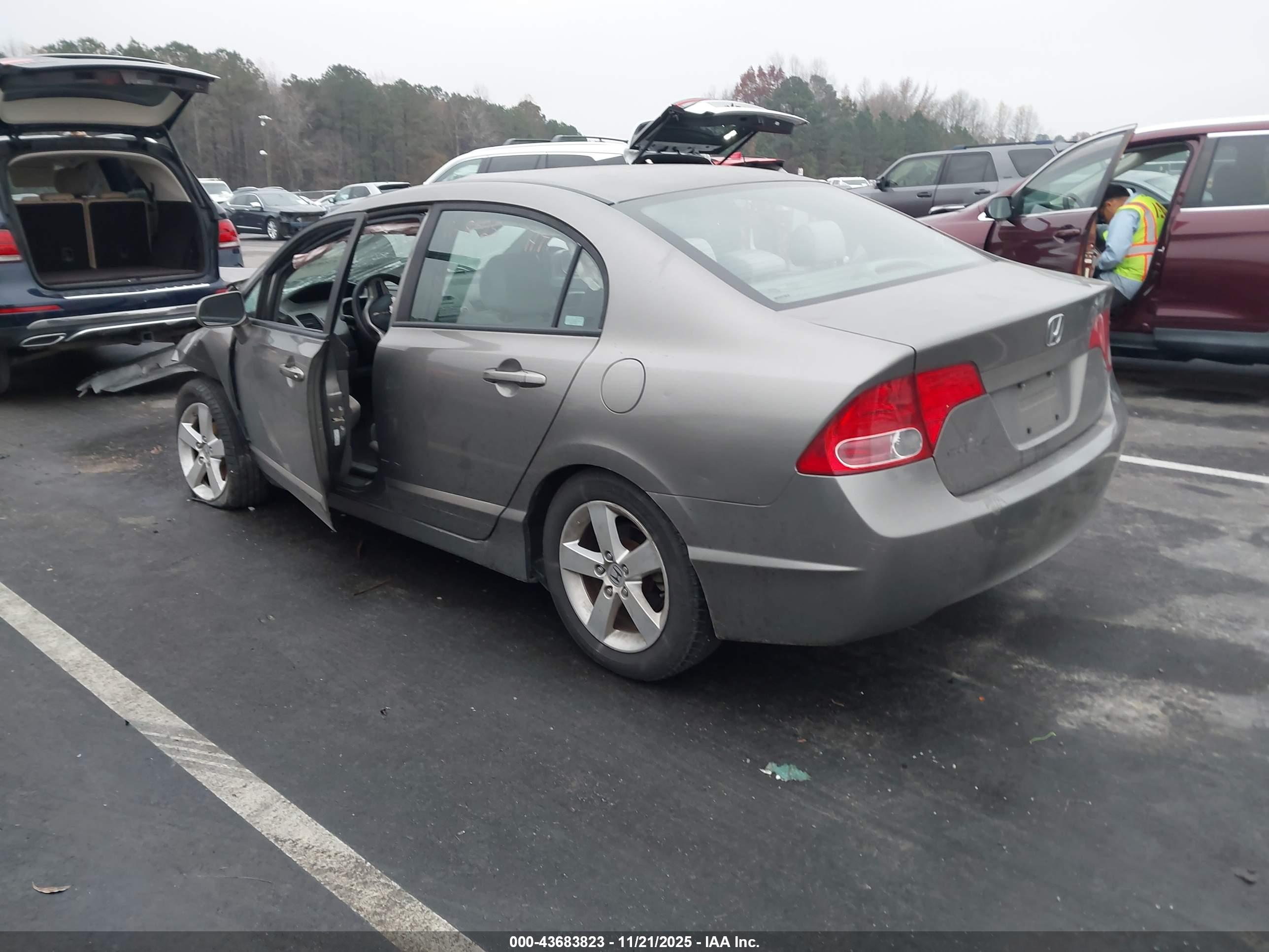 HONDA CIVIC image 3