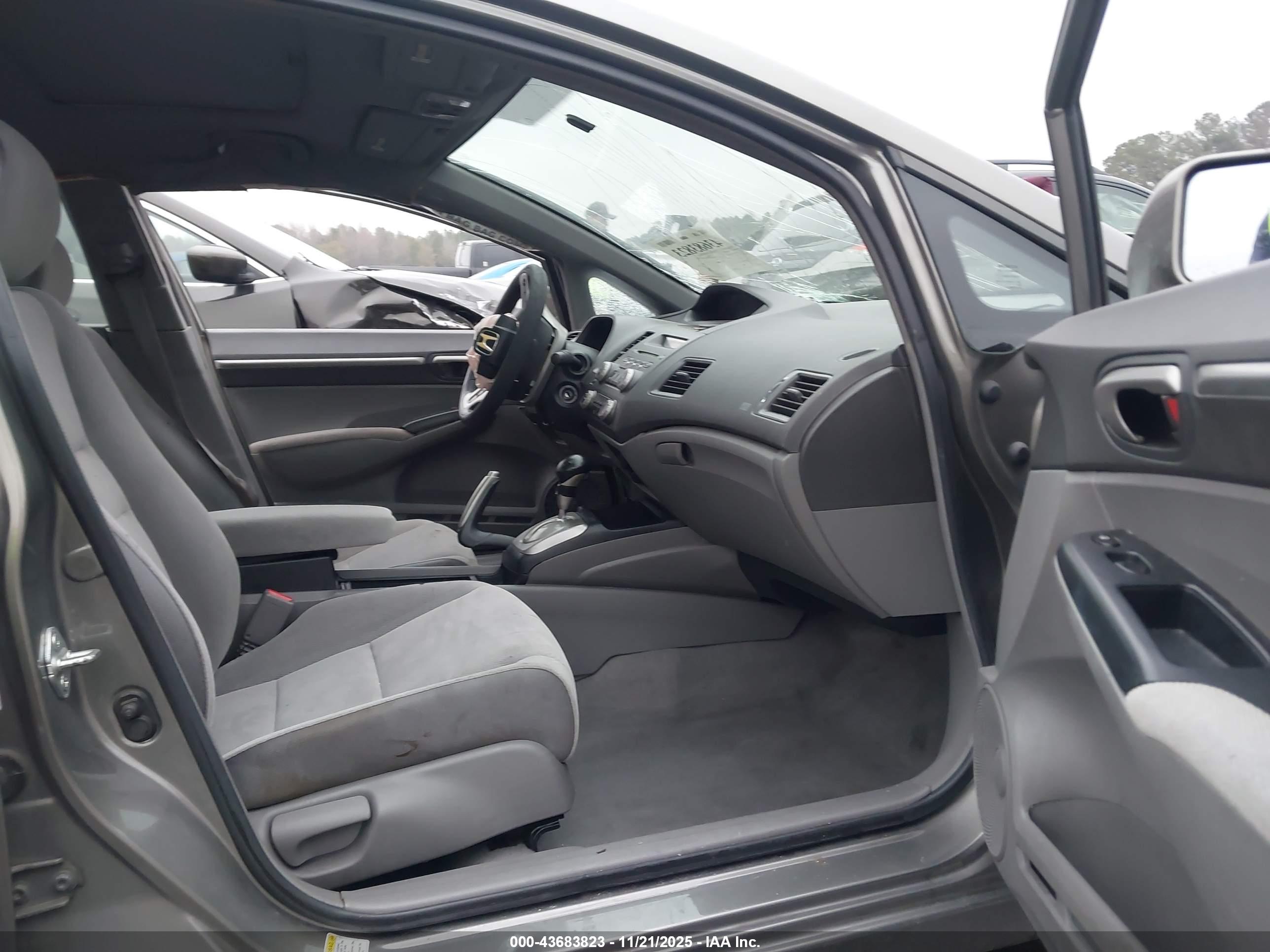 HONDA CIVIC image 5