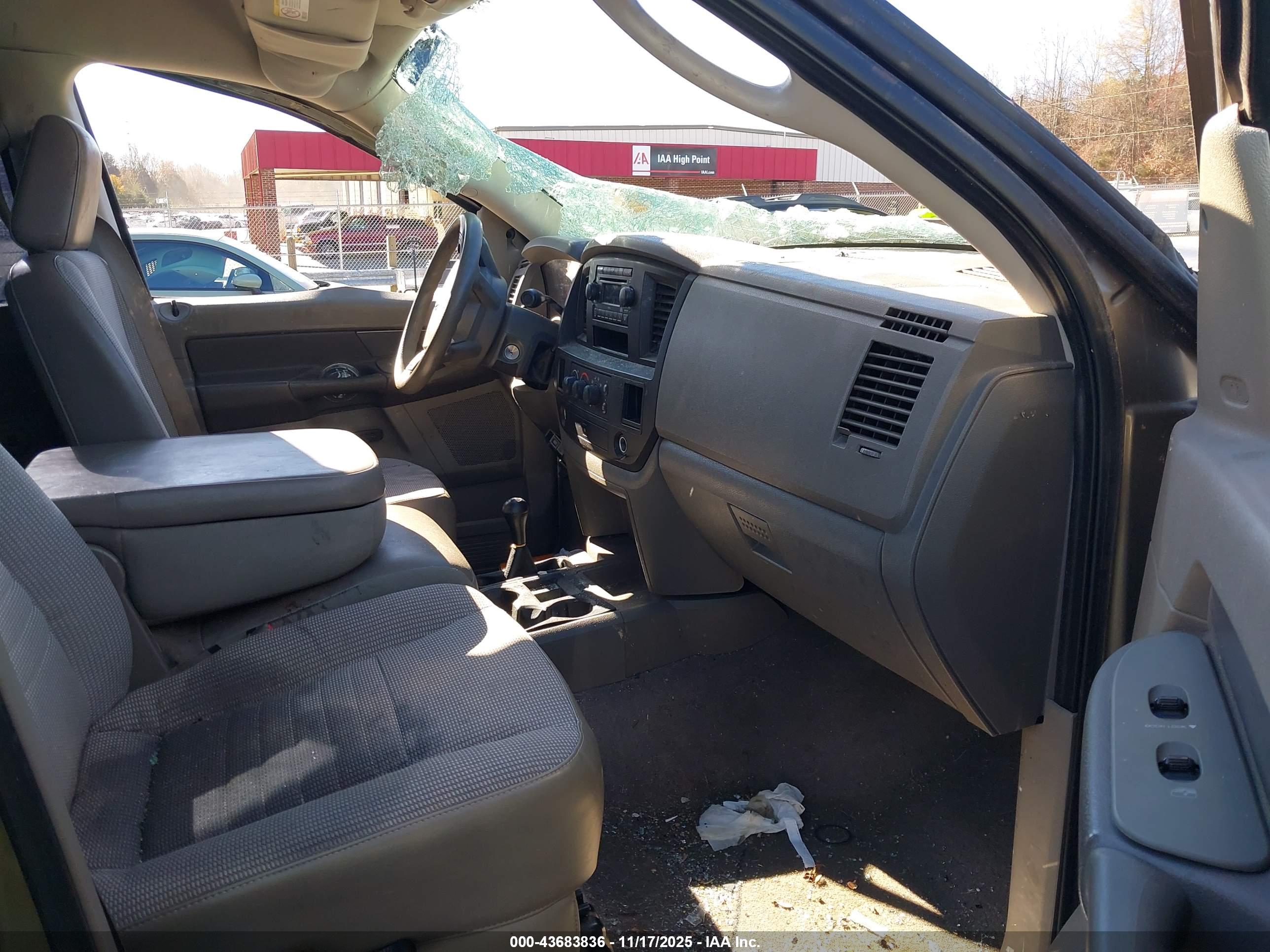 DODGE RAM image 5