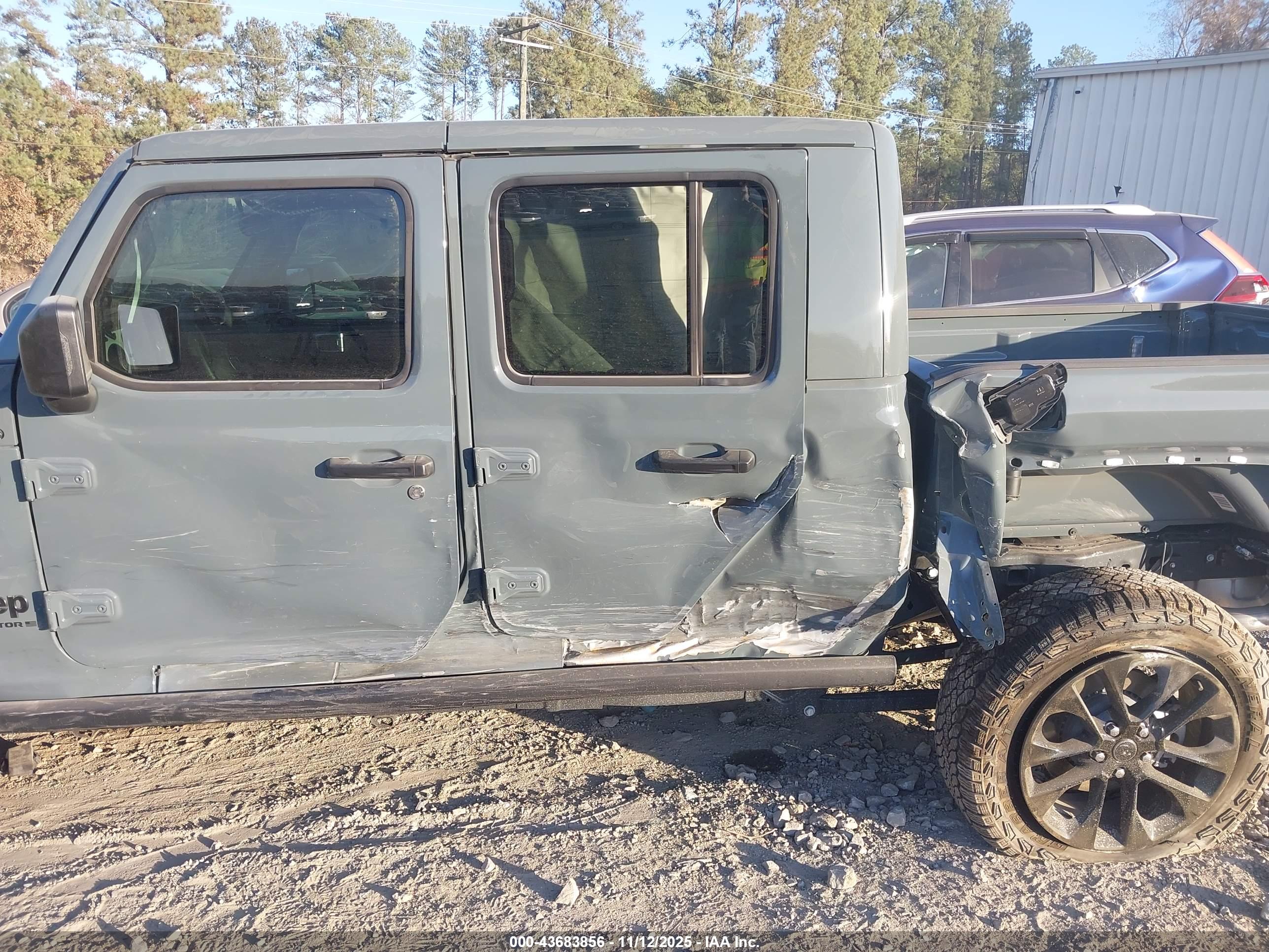 JEEP GLADIATOR image 6