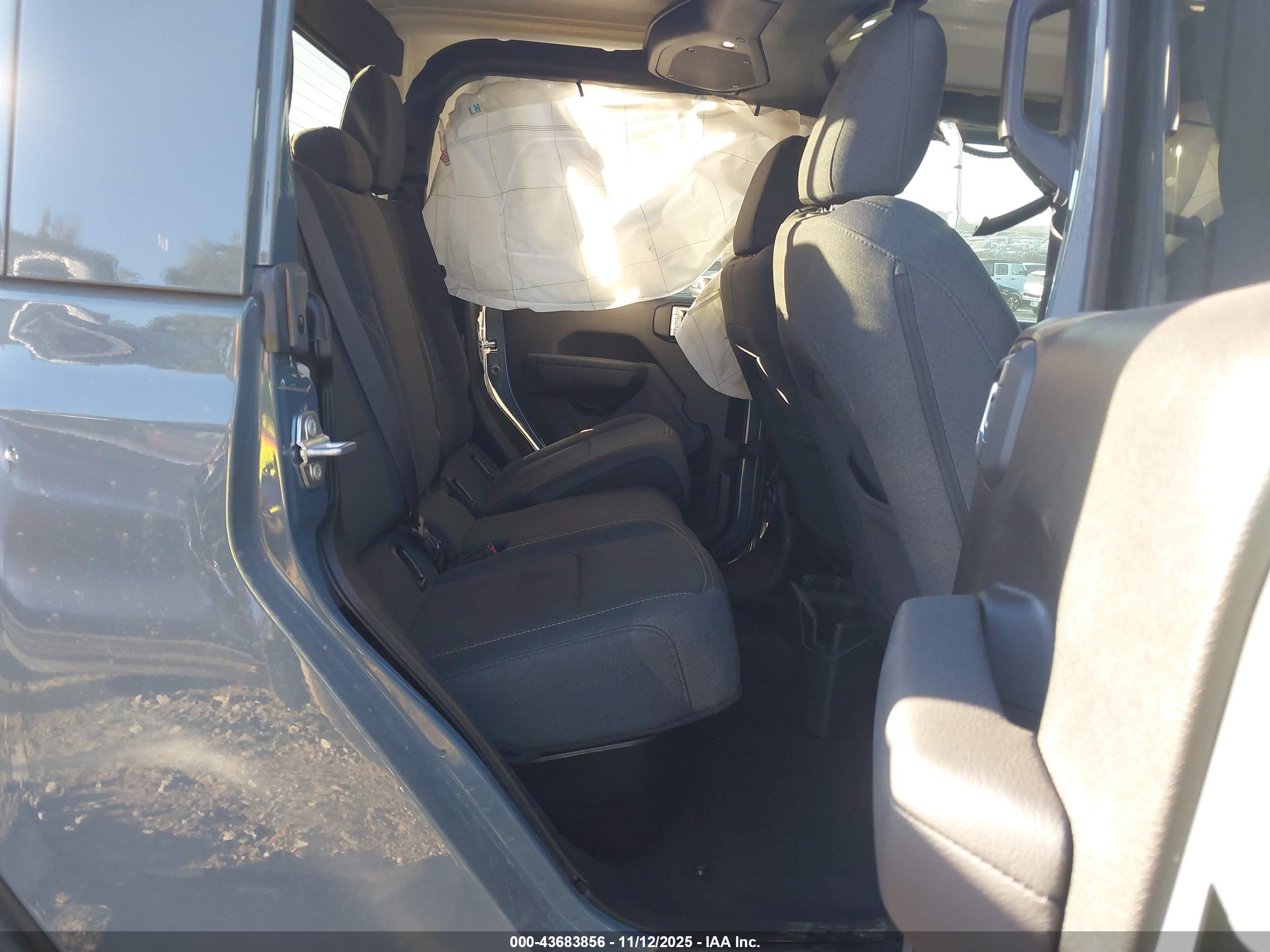 JEEP GLADIATOR image 8