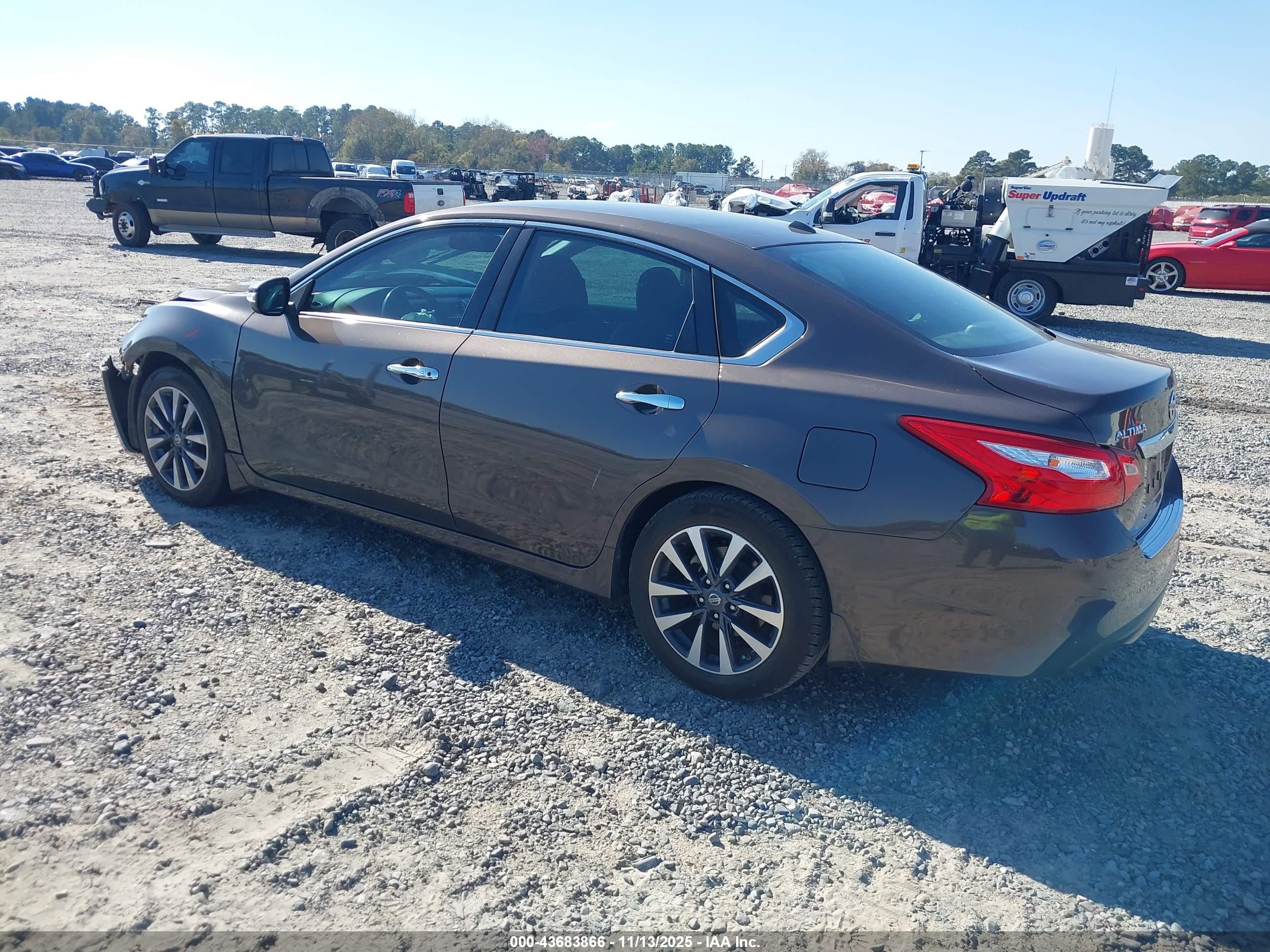 NISSAN ALTIMA image 3