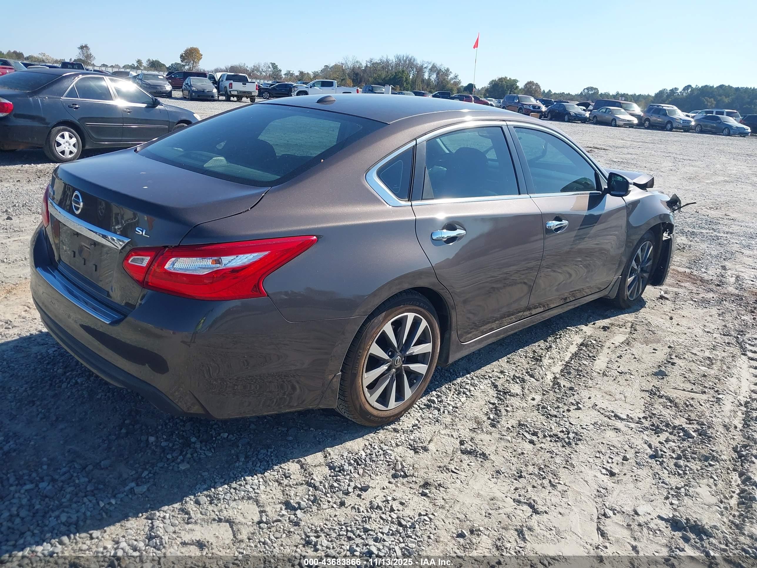 NISSAN ALTIMA image 4
