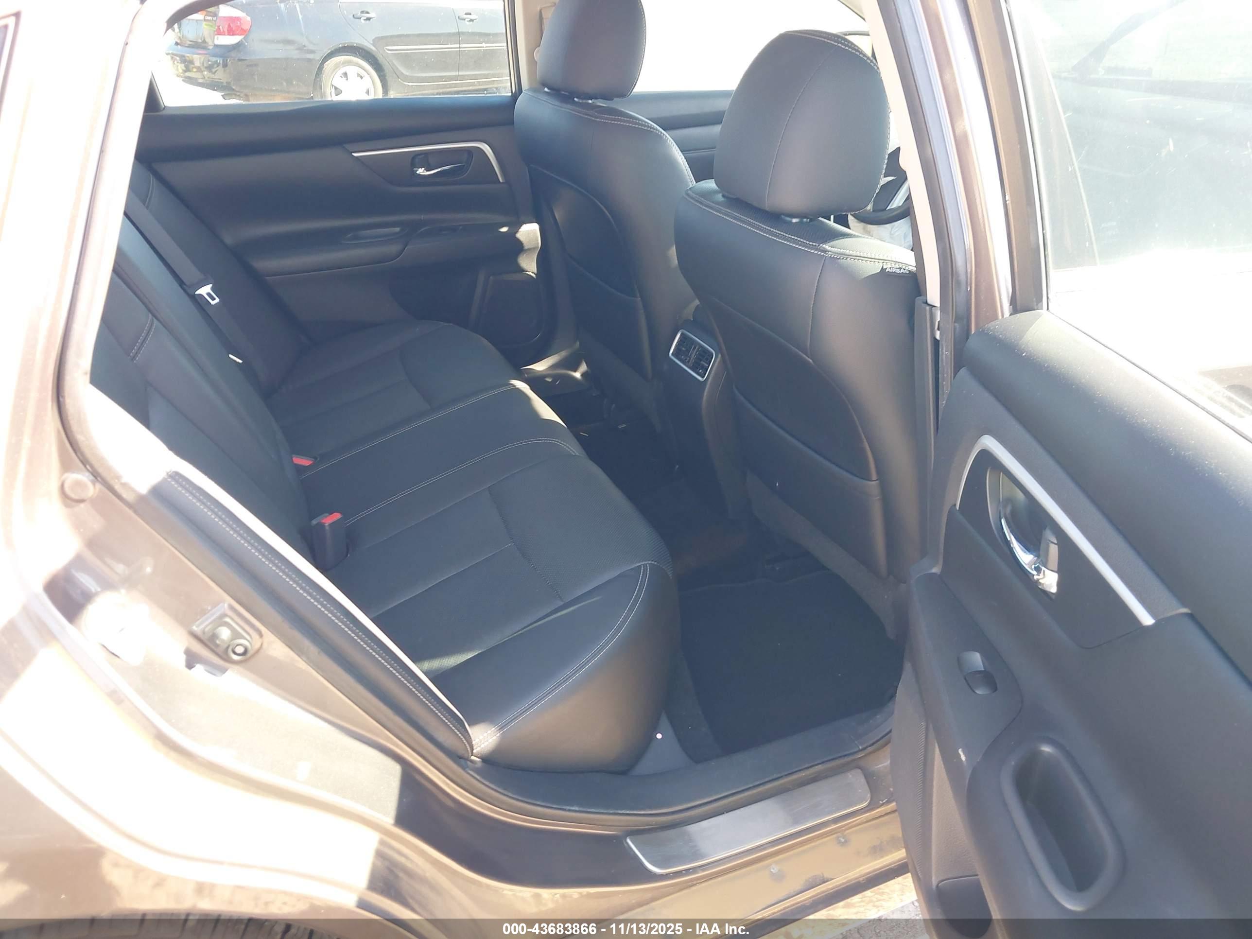 NISSAN ALTIMA image 8