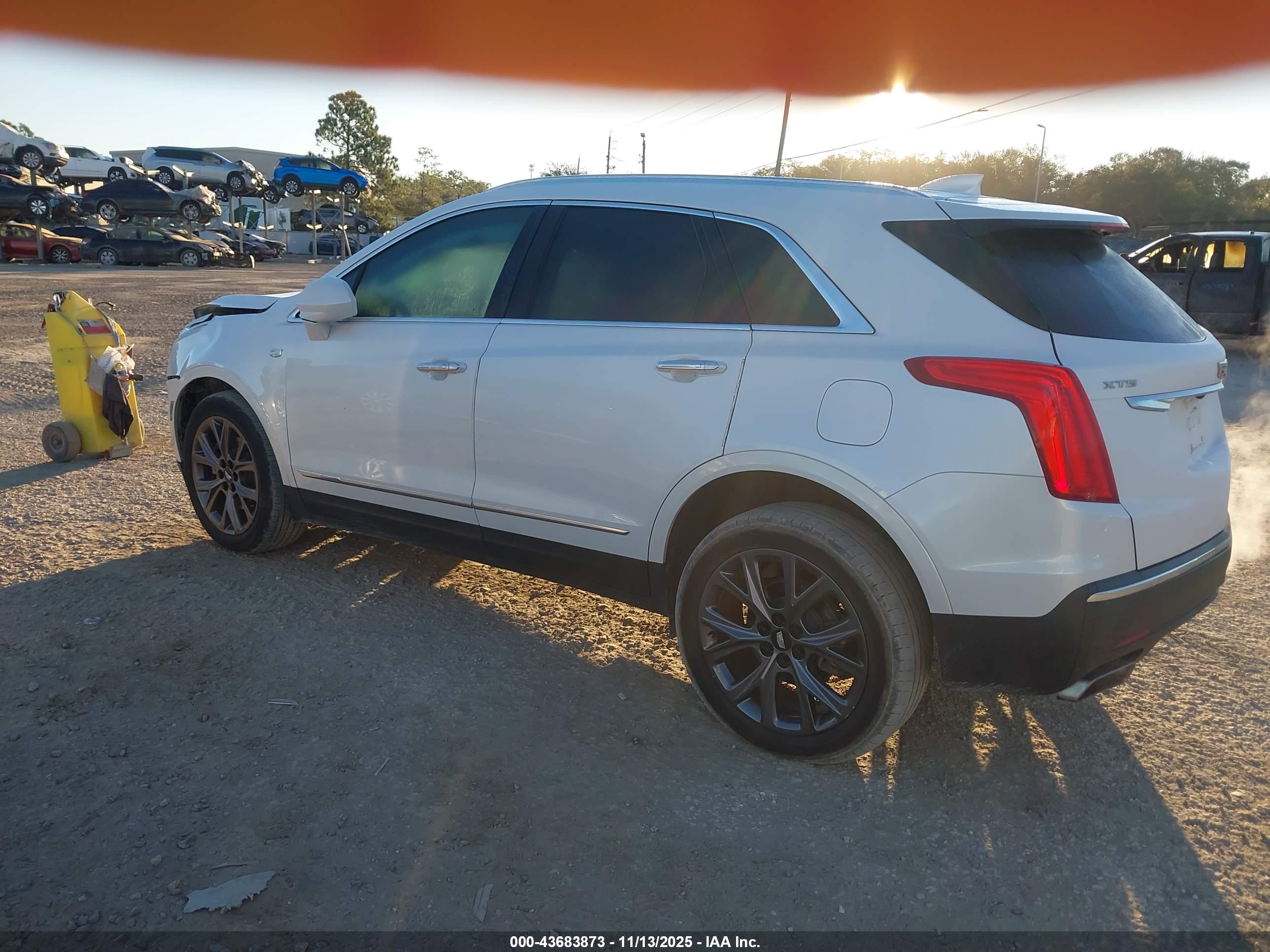 CADILLAC XT5 image 3