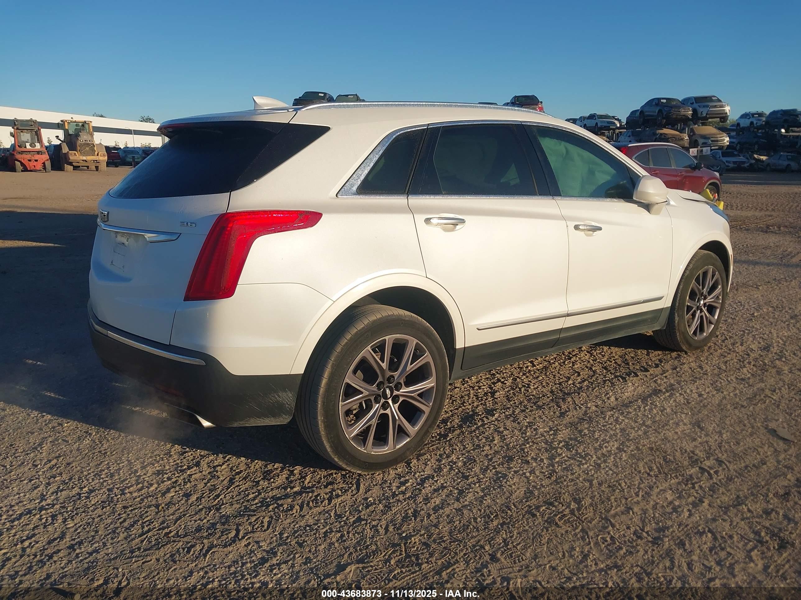 CADILLAC XT5 image 4