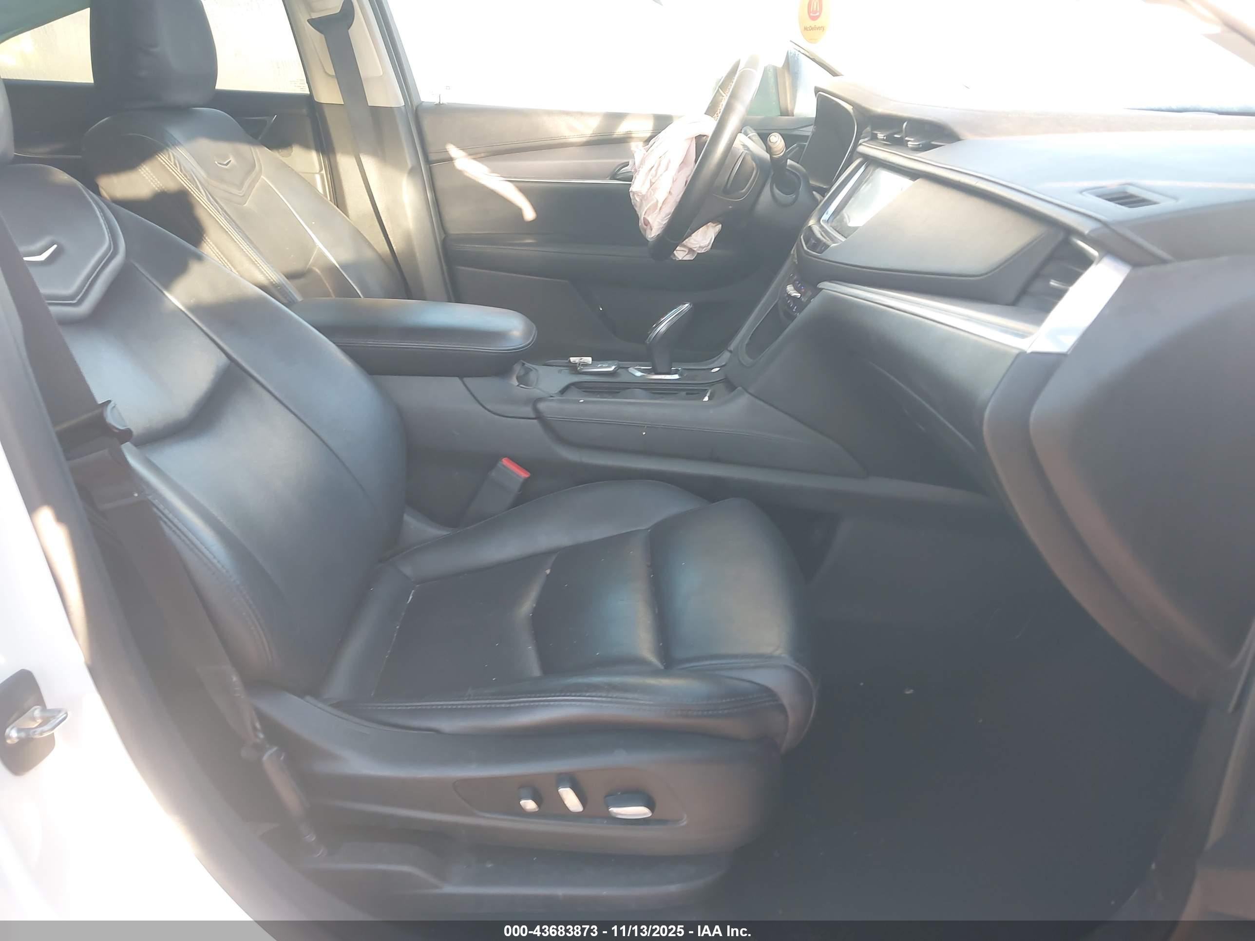 CADILLAC XT5 image 5