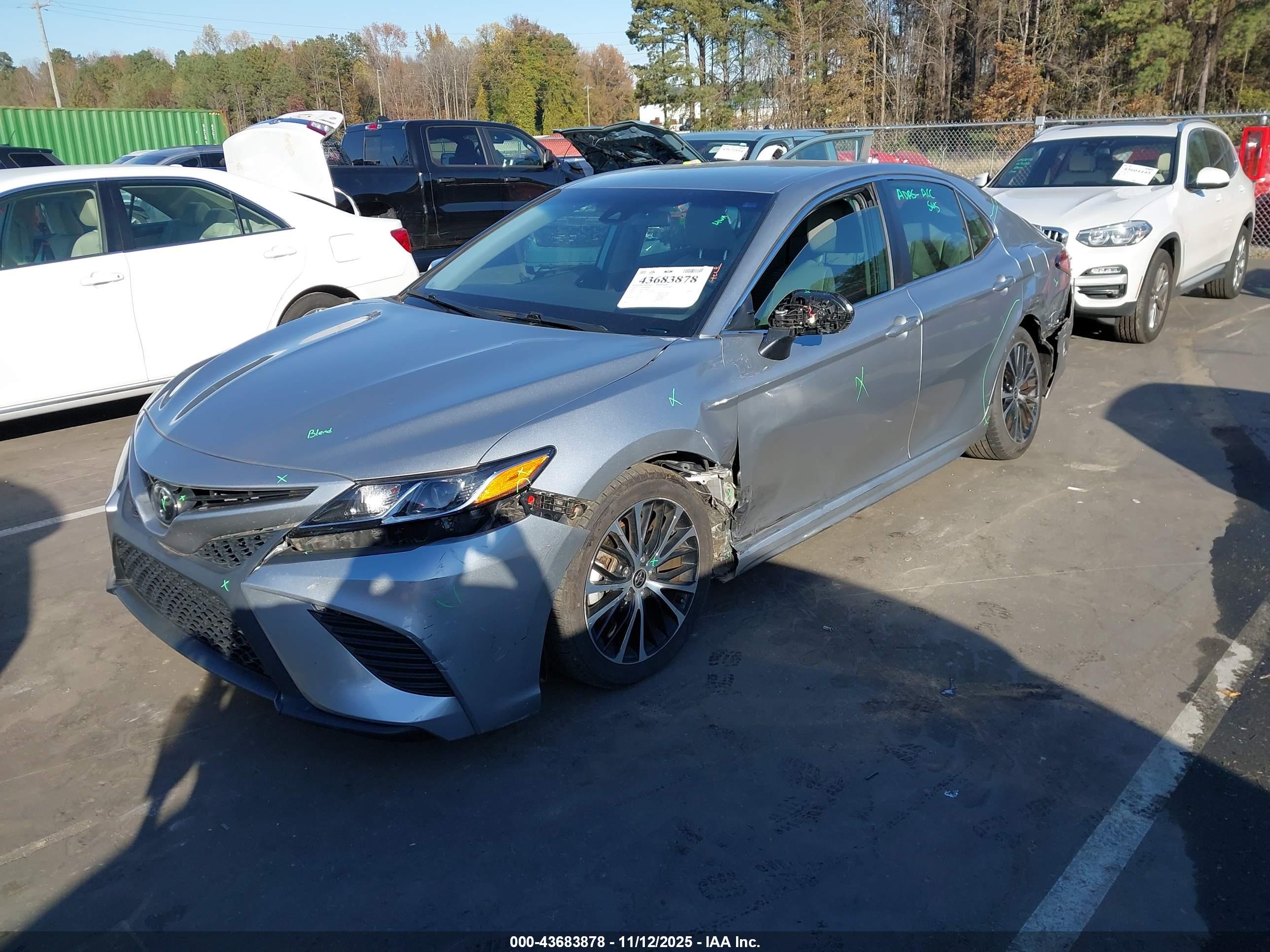 TOYOTA CAMRY image 2