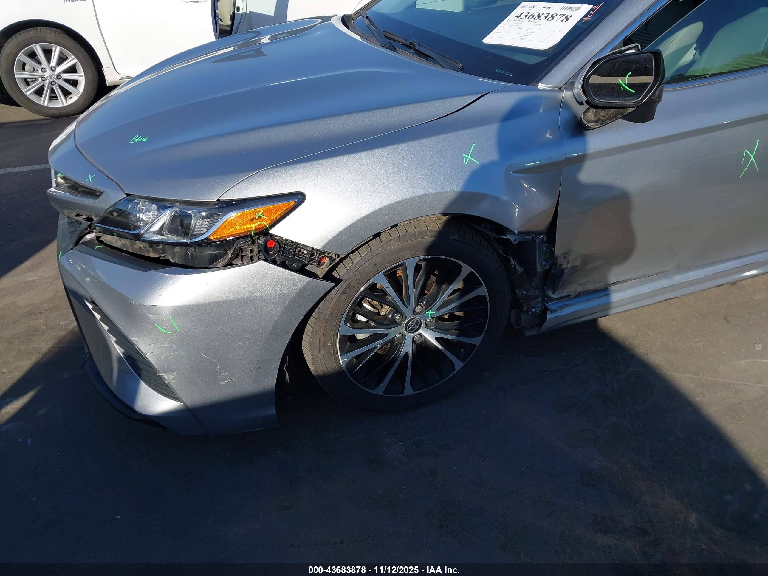 TOYOTA CAMRY image 6