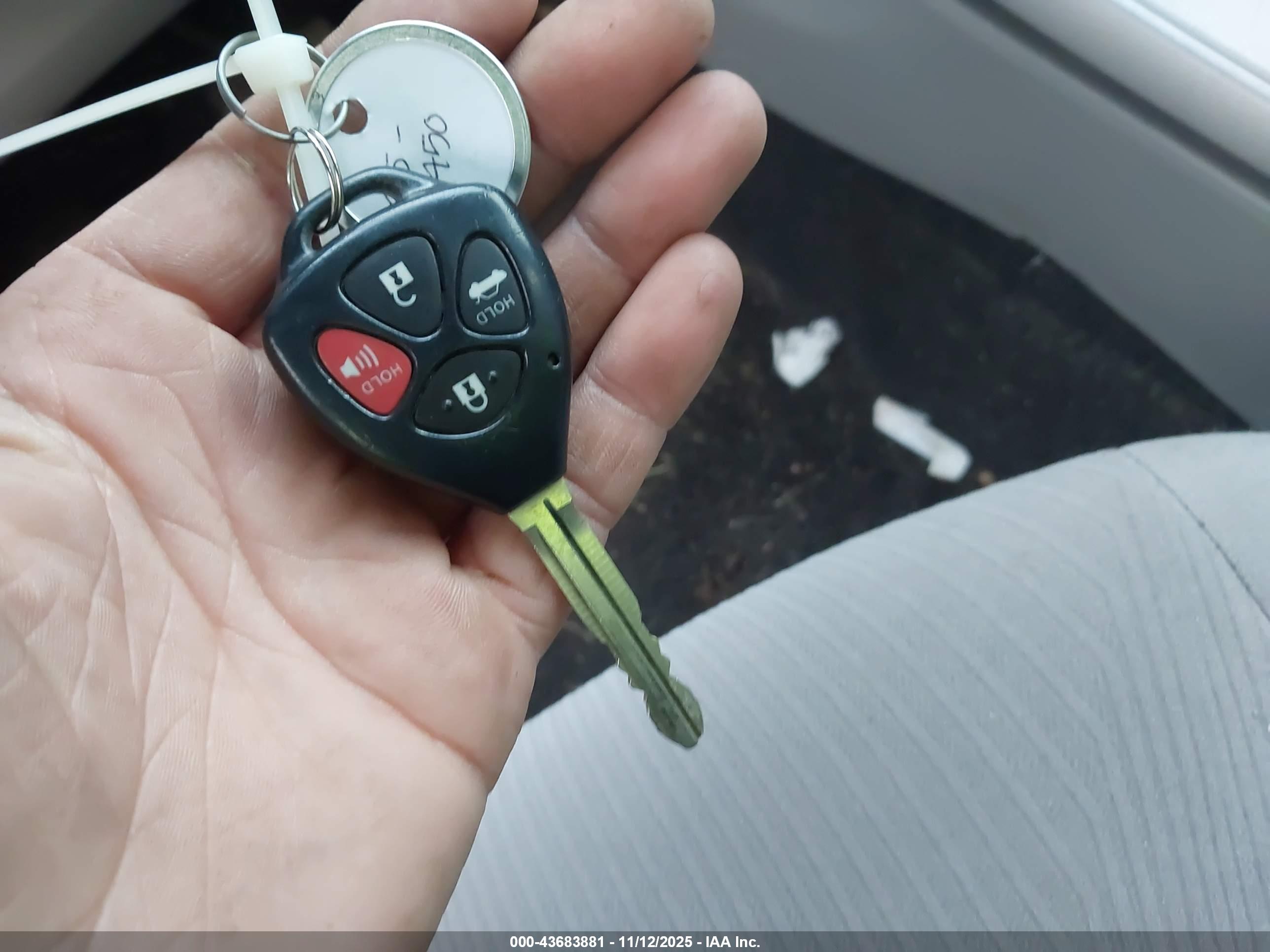 TOYOTA COROLLA image 11
