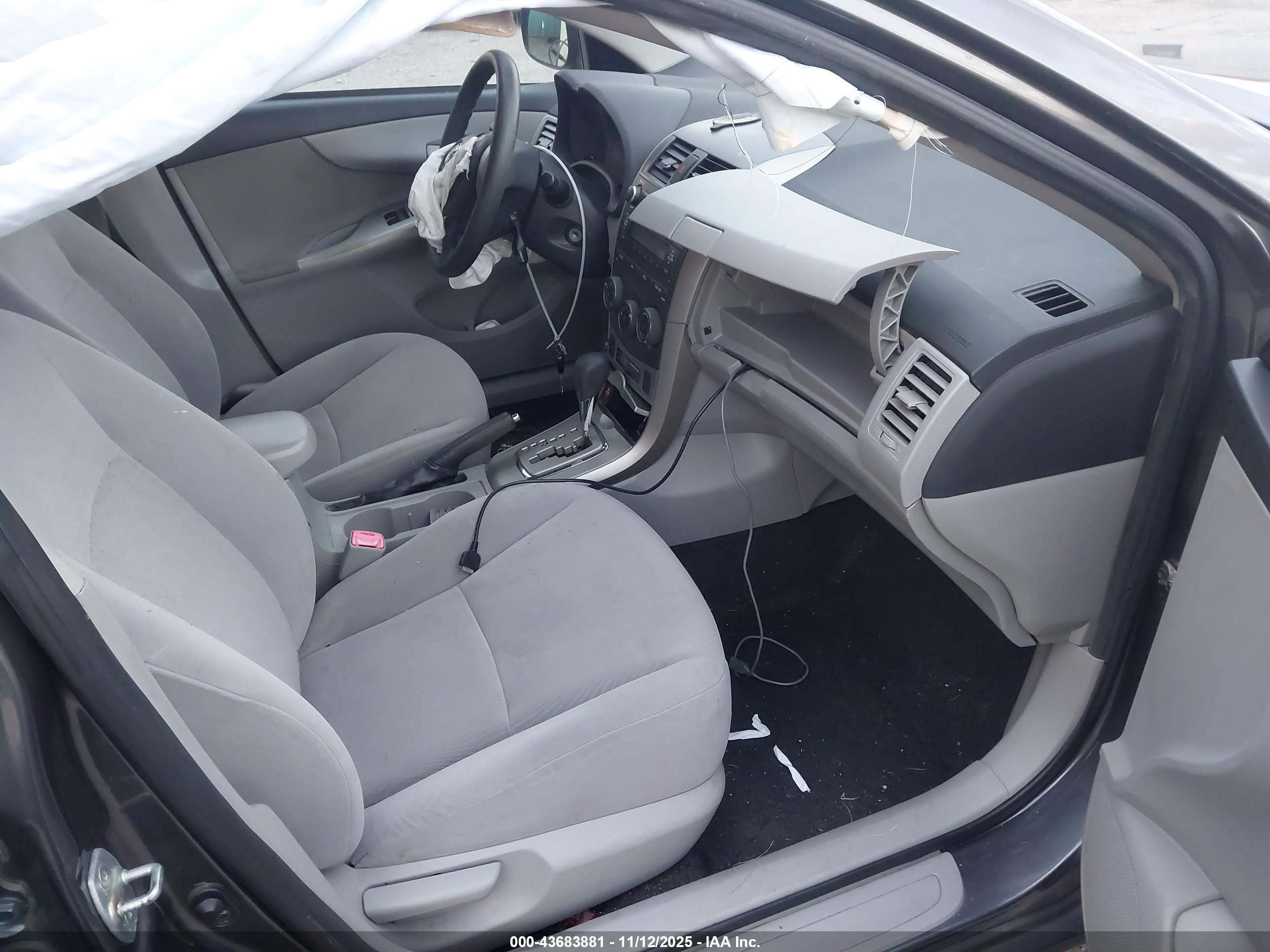 TOYOTA COROLLA image 5