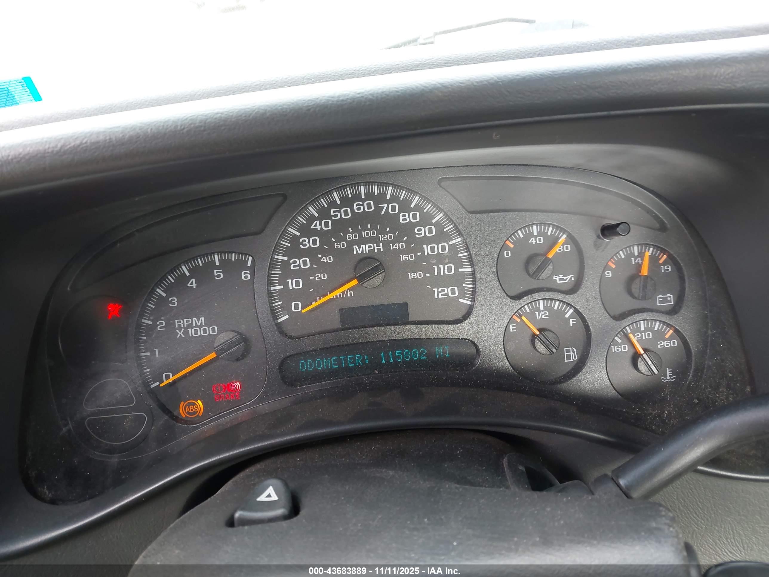 CHEVROLET SILVERADO image 7