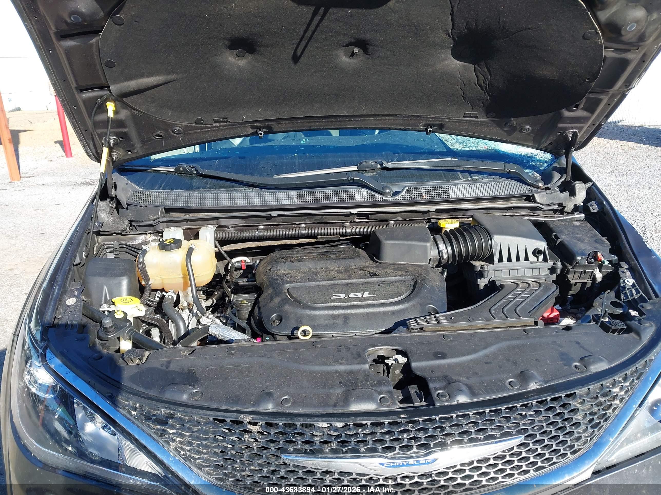 CHRYSLER PACIFICA image 10