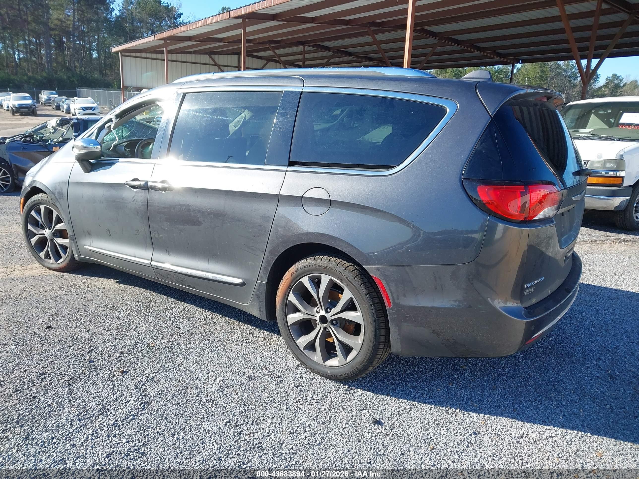 CHRYSLER PACIFICA image 3
