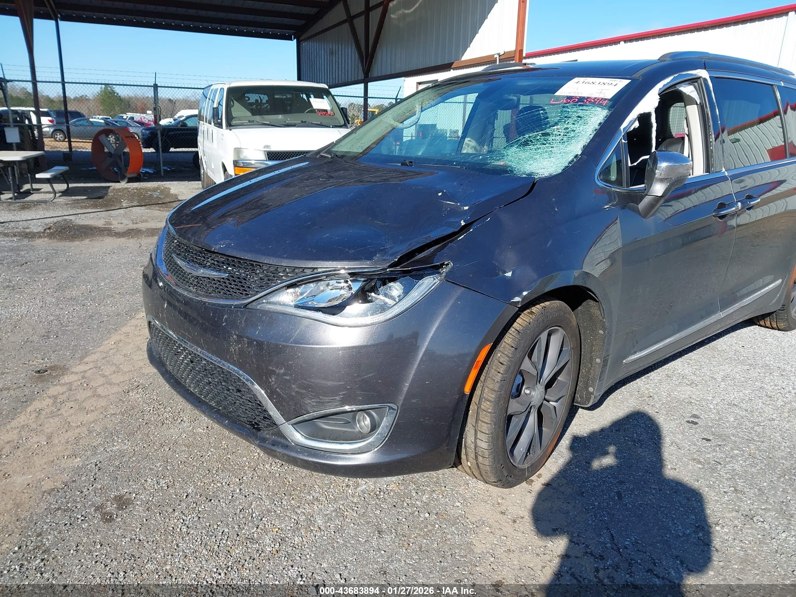 CHRYSLER PACIFICA image 6