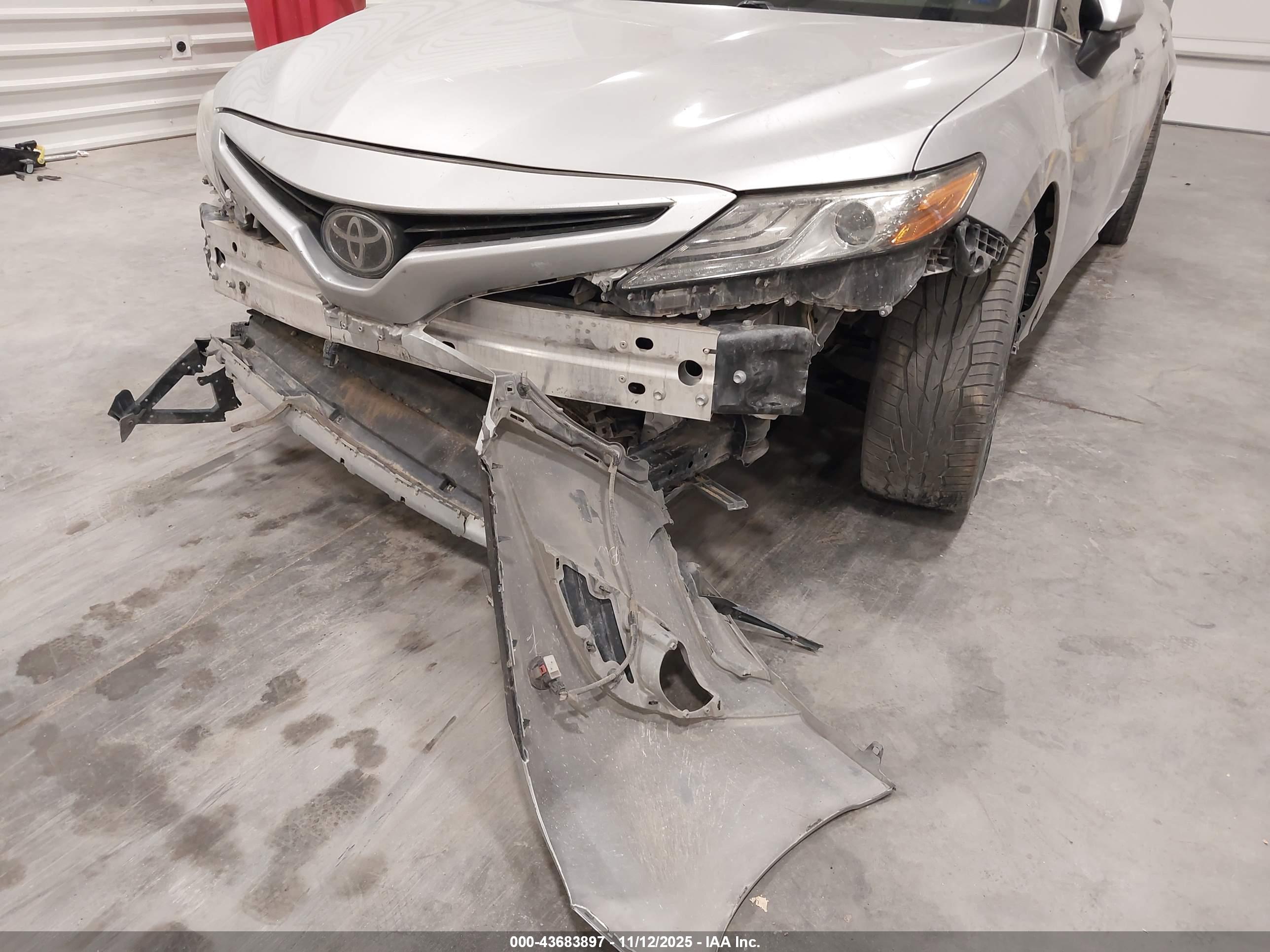 TOYOTA CAMRY image 6
